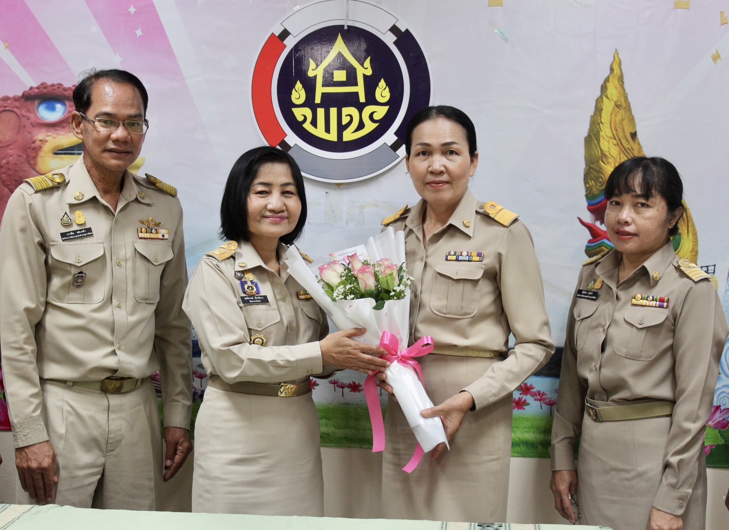 พช.ยโสธร ต้อนรับข้าราชการที่ย้ายมาปฏิบัติหน้าที่ ณ สำนักงานพัฒนาชุมชนจังหวัดยโสธร