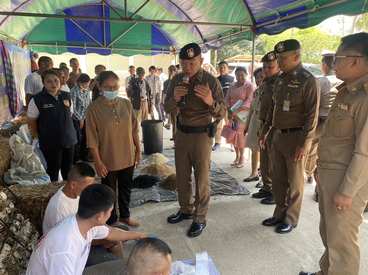 พช.ยโสธร ร่วมต้อนรับคณะตรวจเยี่ยมโครงการชุมชนยั่งยืน เพื่อแก้ไขปัญหายาเสพติดแบบครบวงจร ตามยุทธศาสตร์ชาติ ในพื้นที่อำเภอทรายมูล จังหวัดยโสธร