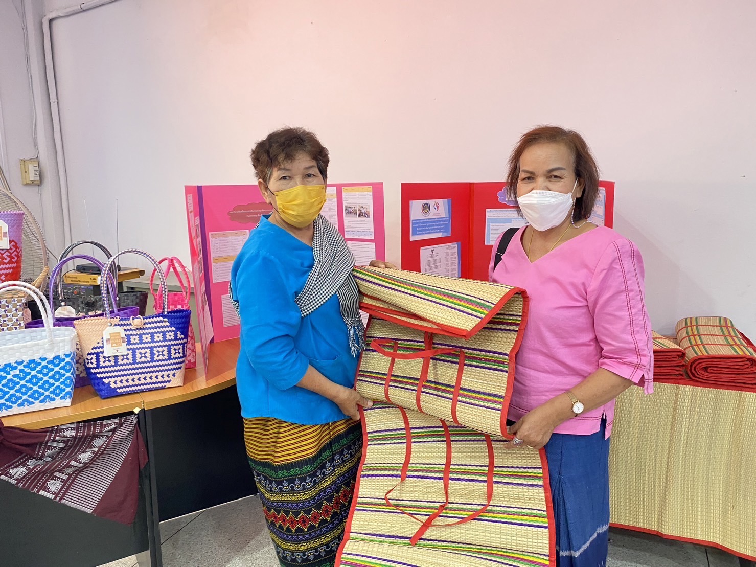 พช.ยโสธร ลงพื้นที่ดำเนินการคัดเลือกคนกองทุนพัฒนาบทบาทสตรีดีเด่น ระดับจังหวัดยโสธร