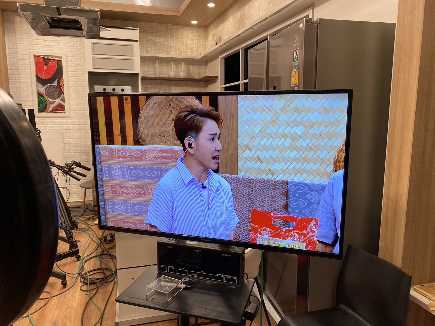 ?พ่อเมืองยโสธร นำของดีและผลิตภัณฑ์เด่น โชว์ในรายการ “ปากท้องต้องรู้” ทาง ช่อง 8 เพื่อส่งเสริมอาชีพ สร้างรายได้และกระตุ้นเศรษฐกิจชุมชน