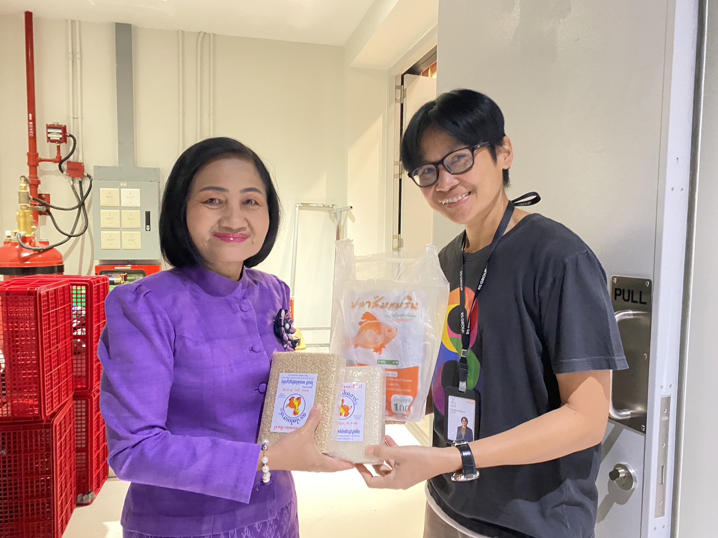 ?พ่อเมืองยโสธร นำของดีและผลิตภัณฑ์เด่น โชว์ในรายการ “ปากท้องต้องรู้” ทาง ช่อง 8 เพื่อส่งเสริมอาชีพ สร้างรายได้และกระตุ้นเศรษฐกิจชุมชน