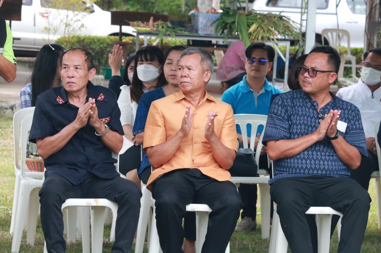 พช.ยโสธร ร่วมพิธีเปิดงานเกษตรอินทรีย์ วิถีอีสานยโสธร สัญจร 2566 ครั้งที่ 7