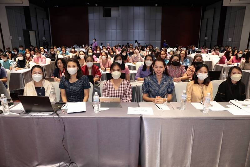 พช.ยโสธร ร่วมประชุมการฝึกอบรมระบบบัญชีการเงินและระบบโปรแกรมทะเบียนลูกหนี้ หลักสูตรที่ 2 ระบบโปรแกรมทะเบียนลูกหนี้ (LM) สำหรับผู้ใช้งาน