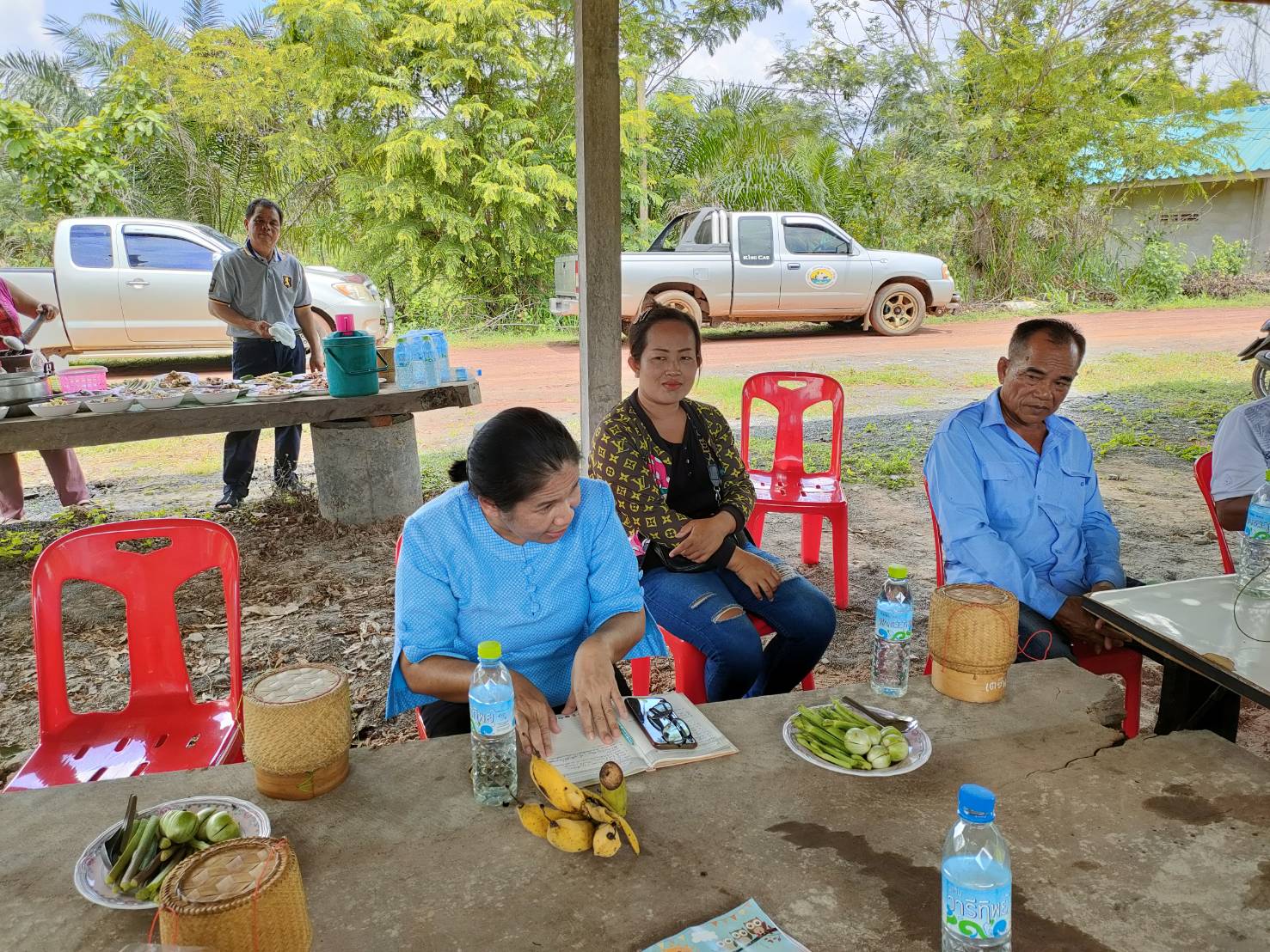 พช.ยโสธร ร่วมประชุมเครือข่ายเกษตรปลอดภัย ณ ศูนย์เรียนรู้ โคก หนอง นา แปลง นายพิสัย การจัก อำเภอ กุดชุม