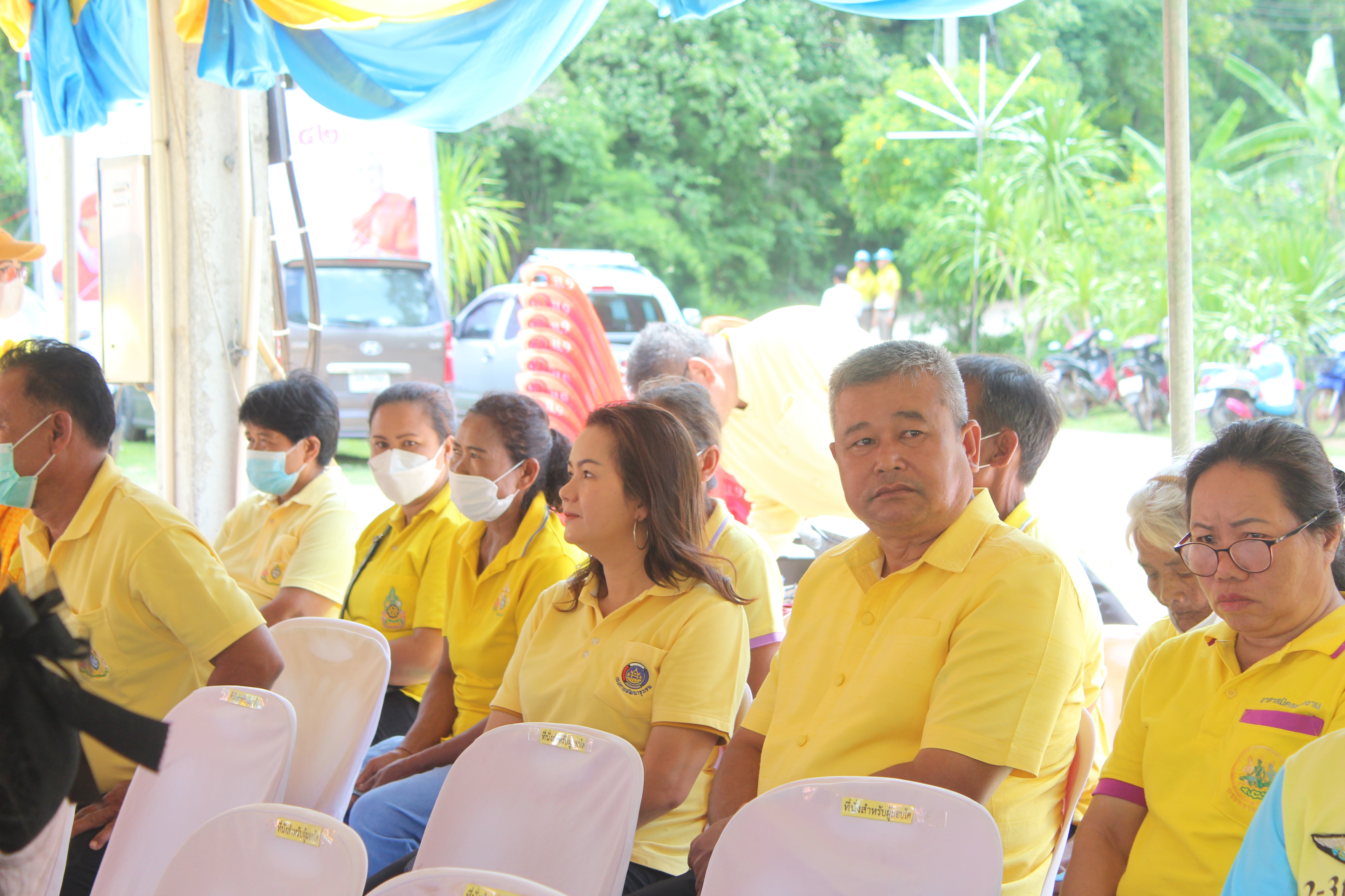 จังหวัดยโสธร มอบโค-กระบือ เพื่อช่วยเหลือประชาชนผู้ยากจนในพื้นที่ จังหวัดยโสธรภายใต้การดำเนินงานศูนย์อำนวยการขจัดความยากจนและพัฒนาคนทุกช่วง วัยอย่างยั่งยืนตามหลักปรัชญาของเศรษฐกิจพอเพียง จังหวัดยโสธร