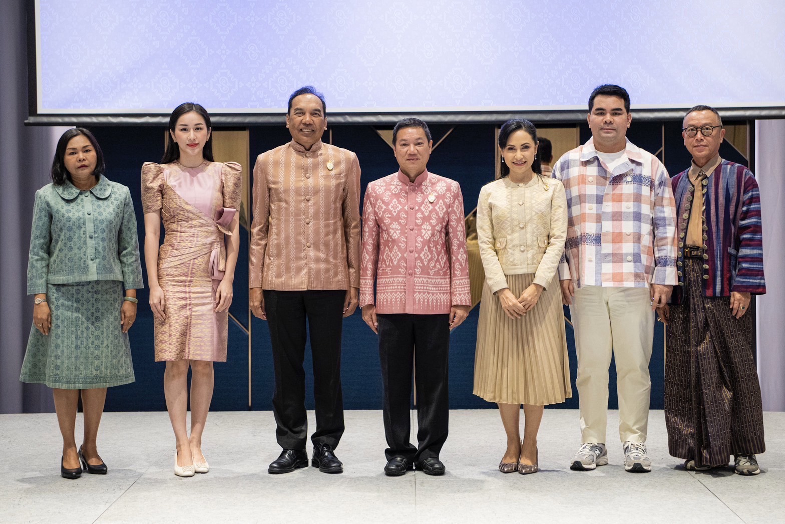 พช.ยโสธร นำกลุ่มผู้ผลิต ผู้ประกอบการประเภทผ้าและหัตถกรรม เข้าร่วมอบรมโครงการพัฒนาศักยภาพผู้ผลิตผู้ประกอบการ ประเภทผ้าและหัตถกรรม โรงแรมเซ็นต์เตอร์ พอยด์ จังหวัดนครราชสีมา