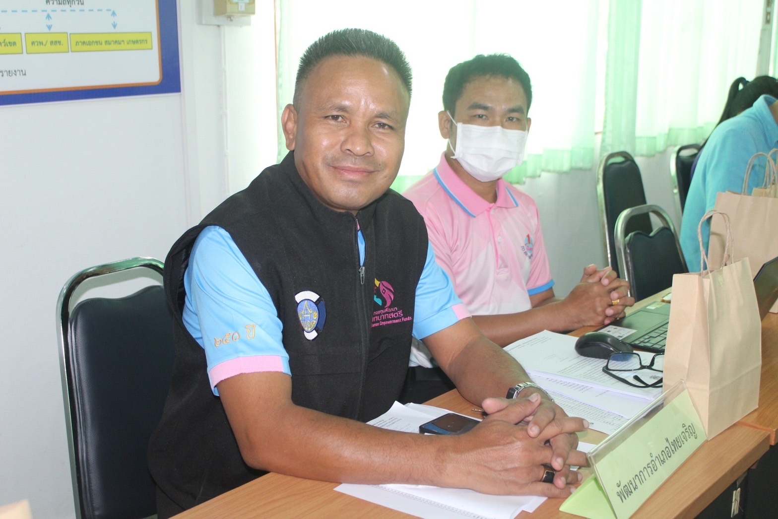 พช.ยโสธร ร่วมประชุมคณะกรรมการและคณะทำงานโครงการธนาคารโค -กระบือ เพื่อช่วยเหลือประชาชนผู้ยากจนในพื้นที่ จังหวัดยโสธร ภายใต้การดำเนินงานศูนย์อำนวยการขจัดความยากจนและพัฒนาคนทุกช่วงวัยอย่างยั่งยืนตามหลักปรัชญาของเศรษฐกิจพอเพียง จังหวัดยโสธร