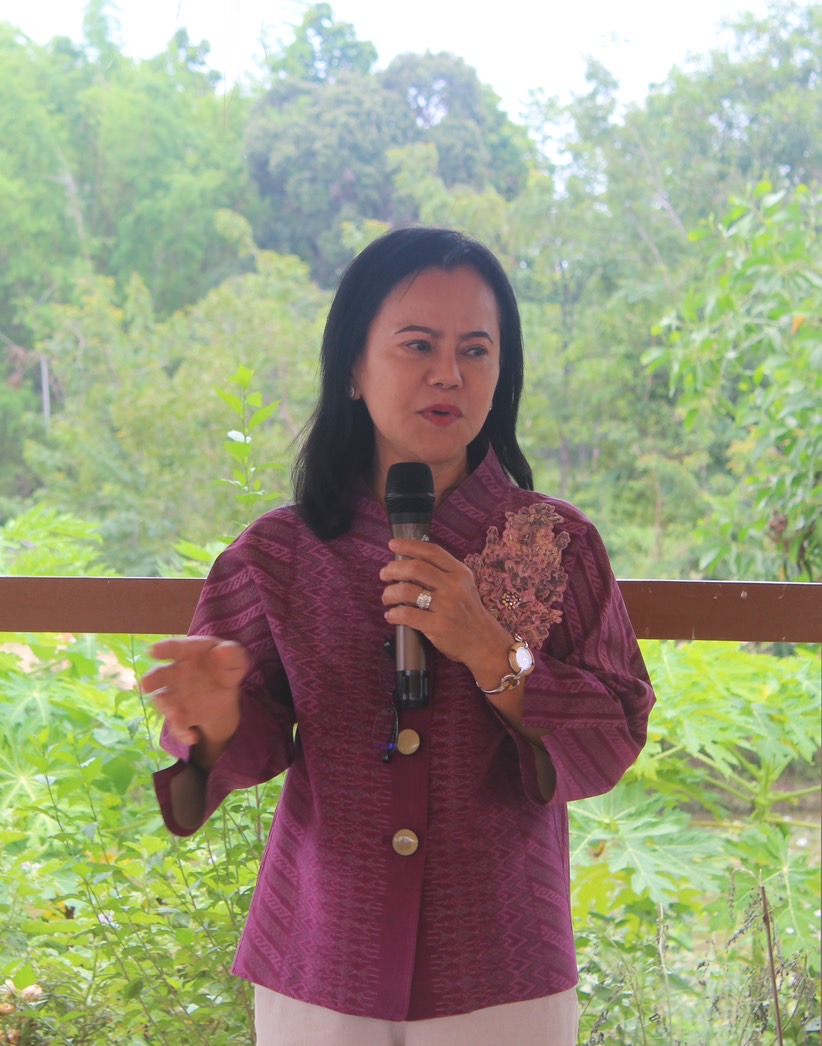 พช.ยโสธร ร่วมศึกษาดูงาน การส่งเสริมการใช้ผ้าไทย “ผ้าไทย ใส่ให้สนุก”ของชมรมแม่บ้านมหาดไทย จังหวัดยโสธร ณ ศูนย์เรียนรู้ผ้าย้อมครามบ้านดอนกอย “วิชชาลัยดอนกอย วิถีแห่งการพัฒนาที่ยั่งยืน” อำเภอพรรณานิคม จังหวัดสกลนคร