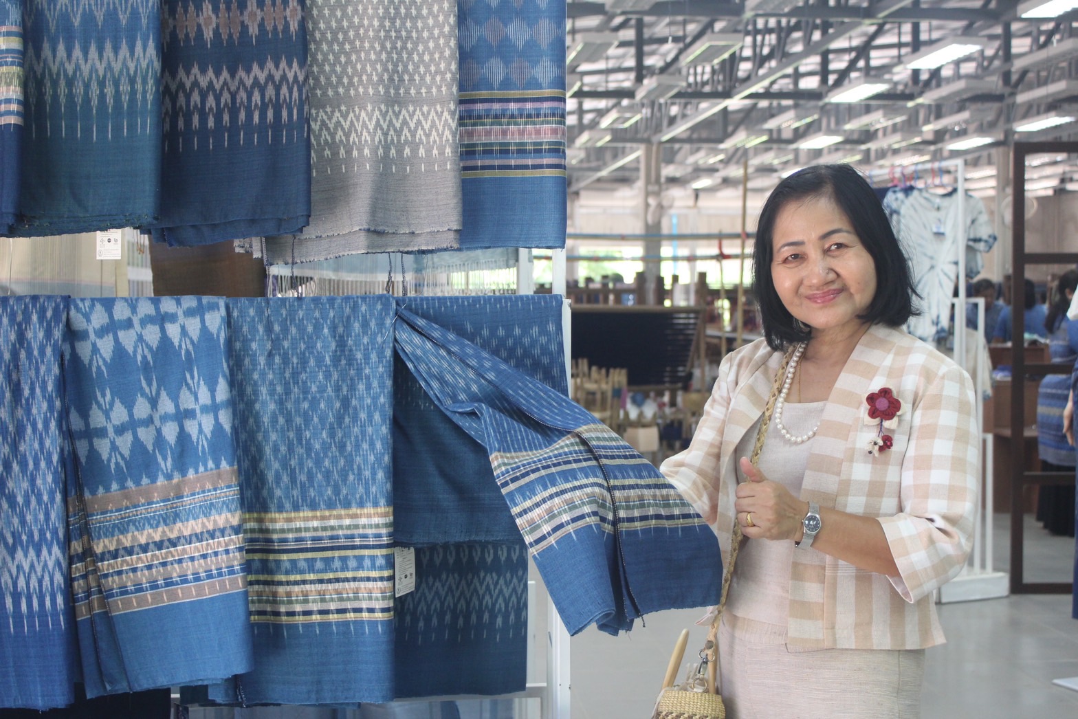 พช.ยโสธร ร่วมศึกษาดูงาน การส่งเสริมการใช้ผ้าไทย “ผ้าไทย ใส่ให้สนุก”ของชมรมแม่บ้านมหาดไทย จังหวัดยโสธร ณ ศูนย์เรียนรู้ผ้าย้อมครามบ้านดอนกอย “วิชชาลัยดอนกอย วิถีแห่งการพัฒนาที่ยั่งยืน” อำเภอพรรณานิคม จังหวัดสกลนคร