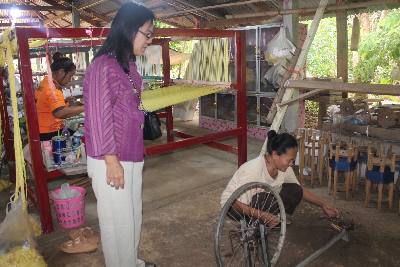 พช.ยโสธร ร่วมศึกษาดูงาน การส่งเสริมการใช้ผ้าไทย “ผ้าไทย ใส่ให้สนุก”ของชมรมแม่บ้านมหาดไทย จังหวัดยโสธร ณ ศูนย์เรียนรู้ผ้าย้อมครามบ้านดอนกอย “วิชชาลัยดอนกอย วิถีแห่งการพัฒนาที่ยั่งยืน” อำเภอพรรณานิคม จังหวัดสกลนคร