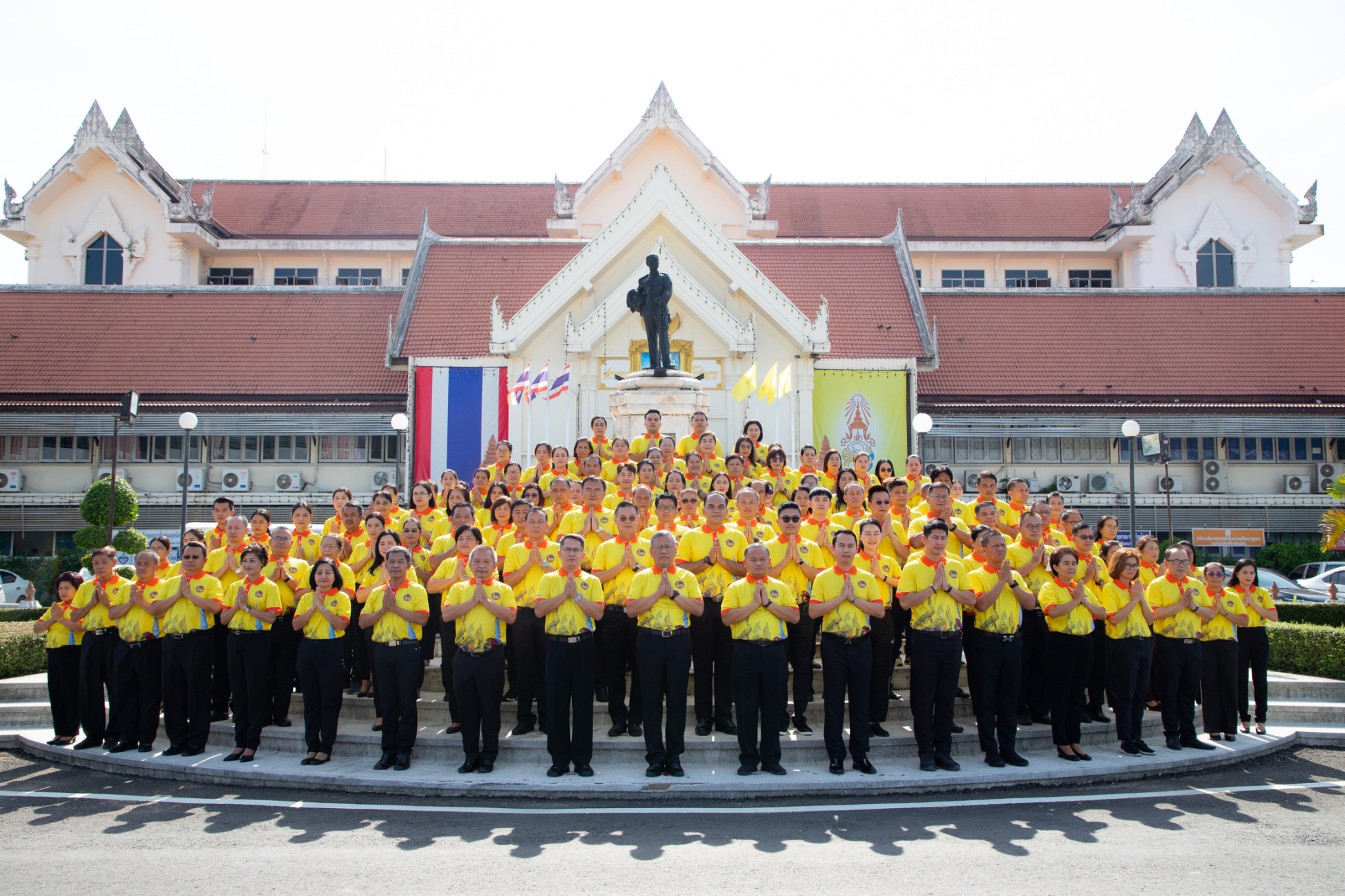 พช.ยโสธร ร่วมบันทึกภาพและวีดิทัศน์การรวมพลัง “กรมยโสธร” และเพื่อประกอบการจัดทำวีดิทัศน์นำเสนอผลงานจังหวัดยโสธร ในการประกวดการจัดการขยะมูลฝอย “จังหวัดสะอาด” ประจำปี พ.ศ.2566 รอบตัดสิน