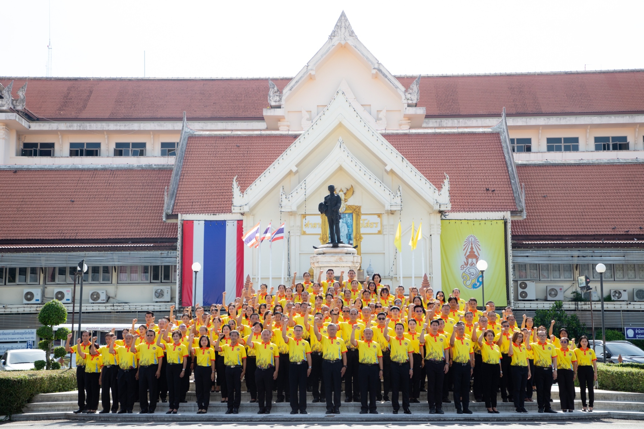 พช.ยโสธร ร่วมบันทึกภาพและวีดิทัศน์การรวมพลัง “กรมยโสธร” และเพื่อประกอบการจัดทำวีดิทัศน์นำเสนอผลงานจังหวัดยโสธร ในการประกวดการจัดการขยะมูลฝอย “จังหวัดสะอาด” ประจำปี พ.ศ.2566 รอบตัดสิน