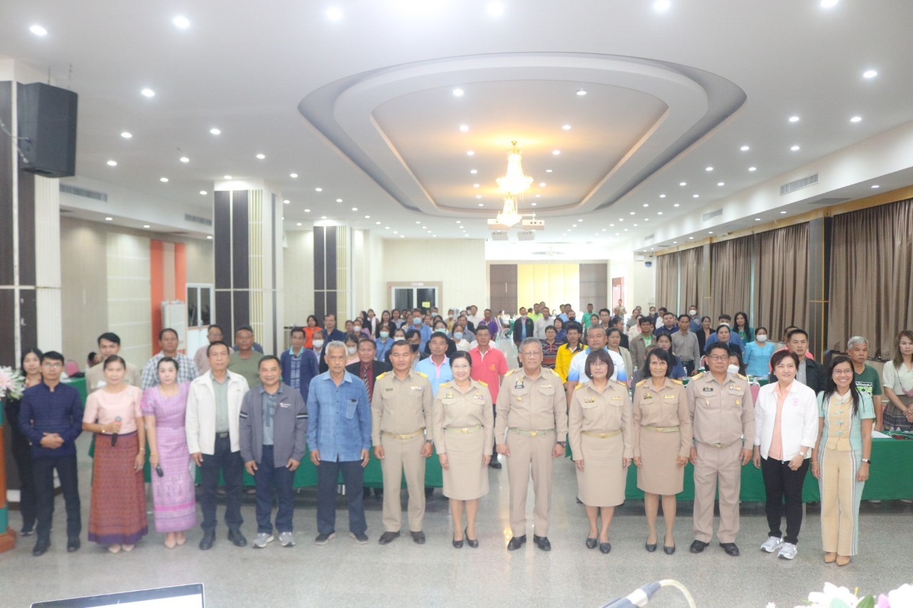 พช.ยโสธร ร่วมอบรมโครงการฝึกอบรมเชิงปฏิบัติการการจัดทำแผนพัฒนาการเกษตรและสหกรณ์จังหวัดยโสธร 5 ปี (พ.ศ. 2566 – 2570) ประจำปีงบประมาณ พ.ศ. 2566 ระหว่างวันที่ 29 – 30 มิถุนายน 2566 ณ โรงแรม เจ.พี. เอ็มเมอรัลด์ อำเภอเมืองยโสธร จังหวัดยโสธร