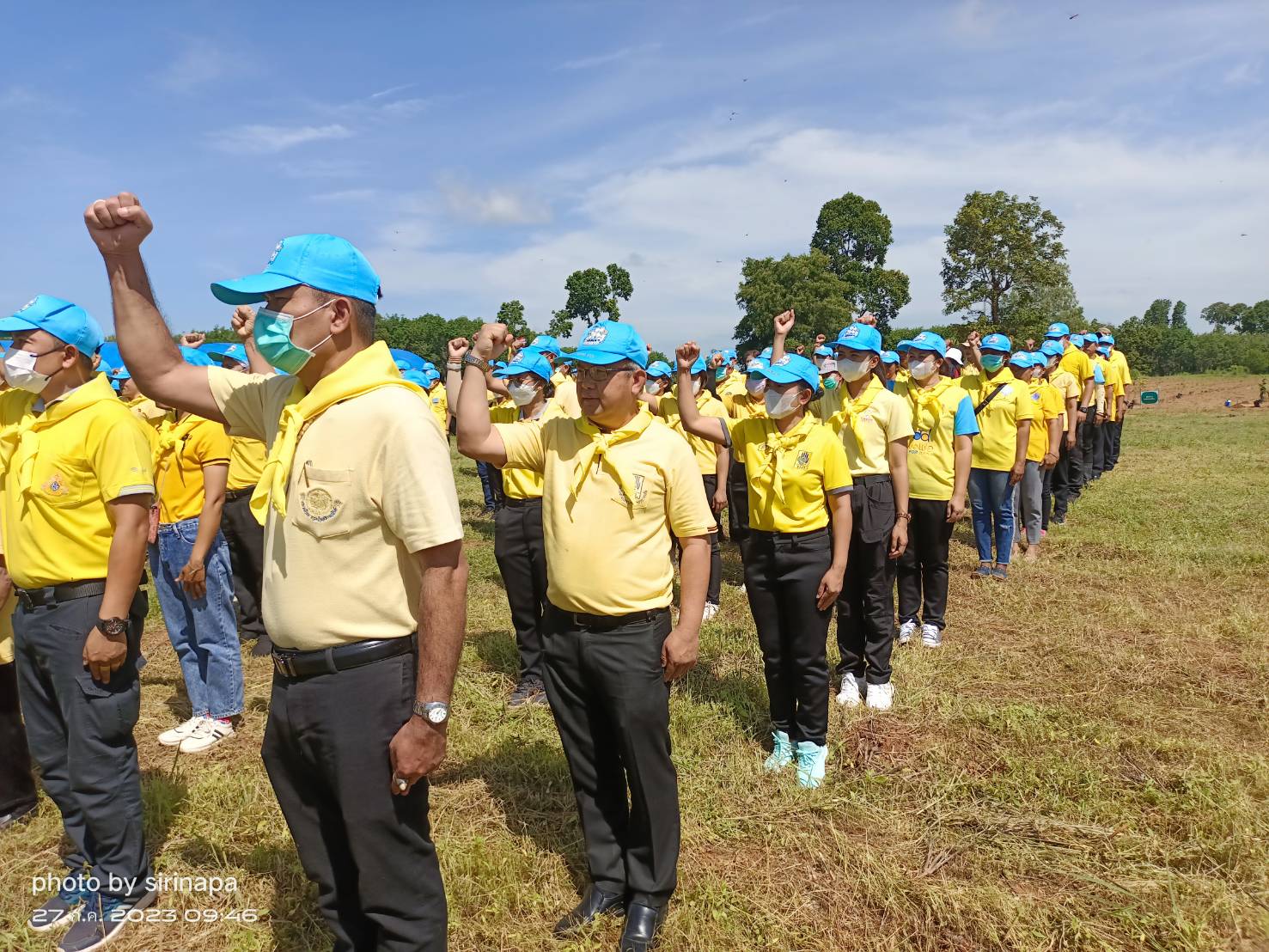 พช.ยโสธร ร่วมกิจกรรมจิตอาสาพระราชทานยโสธรร่วมปลูกต้นไม้เนื่องในโอกาสวันเฉลิมพระชนมพรรษาพระบาทสมเด็จพระเจ้าอยู่หัว