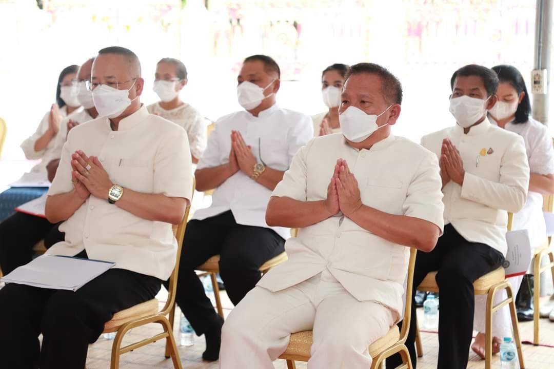 พช.ยโสธร ร่วมพิธีเจริญพระพุทธมนต์เฉลิมพระเกียรติและถวายพระพรชัยมงคล ประจำเดือนกรกฎาคม 2566