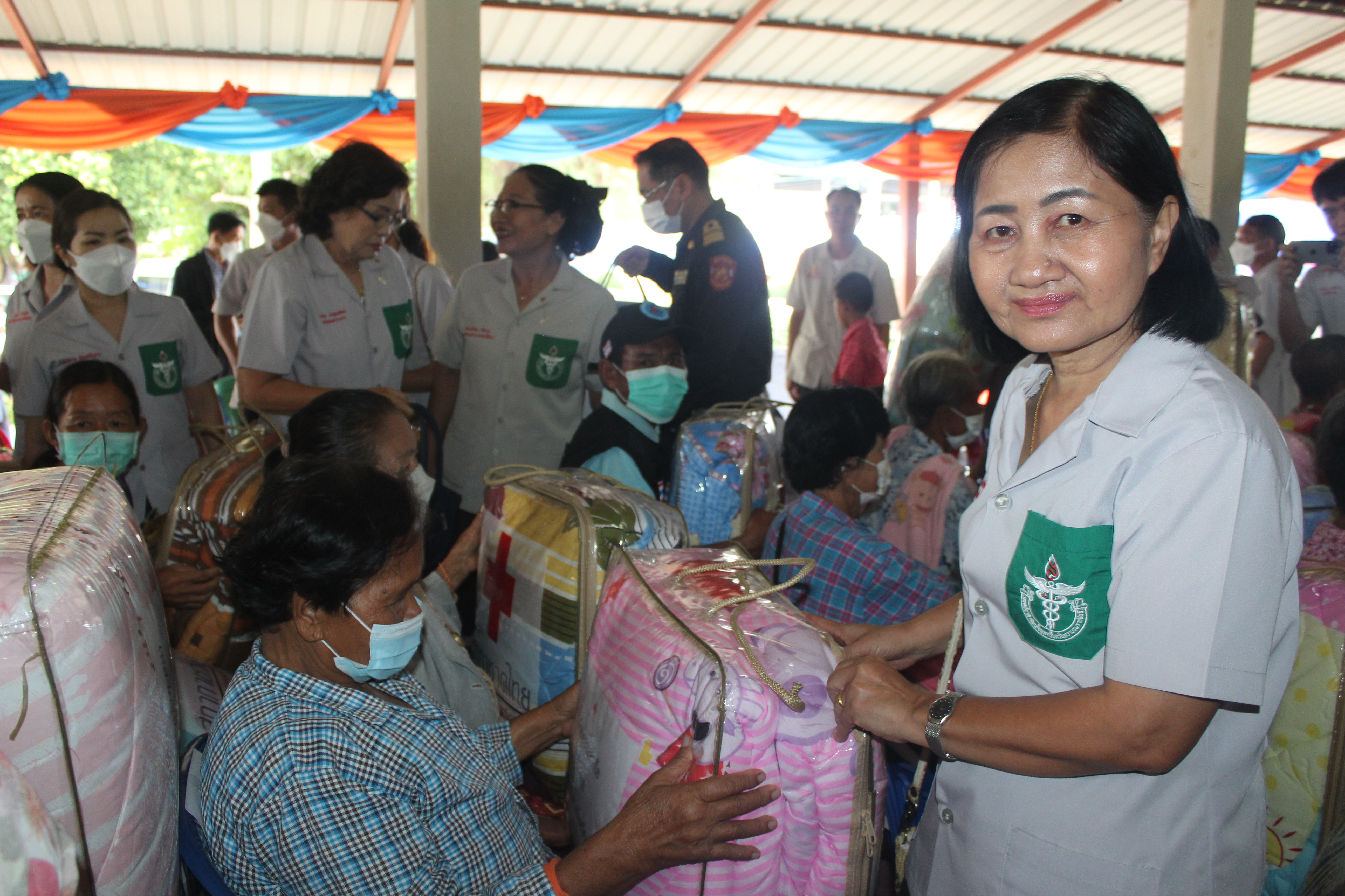 ?พช.ยโสธร ร่วมกิจกรรมหน่วยแพทย์อาสา สมเด็จพระศรีนครินทราบรมราชชนนี (พอ.สว.) เนื่องในโอกาสวันคล้ายวันประสูติสมเด็จพระเจ้าน้องนางเธอ เจ้าฟ้าจุฬาภรณวลัยลักษณ์ อัครราชกุมารี กรมพระศรีสวางควัฒน วรขัตติยราชนารีและโครงการจังหวัดเคลื่อนที่ “เพิ่มรอยยิ้ม เติมความสุข ให้คนยโสธร”