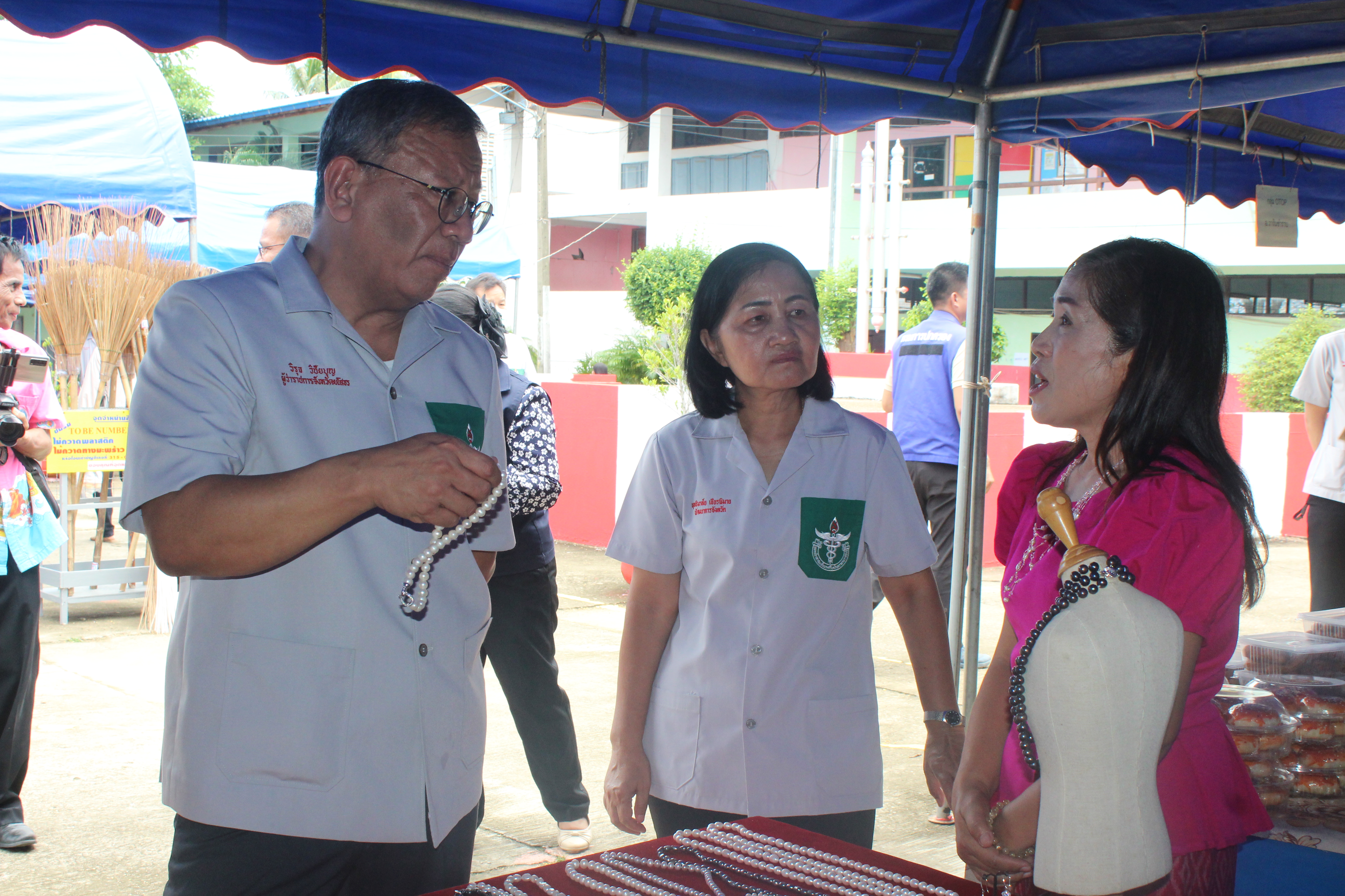 ?พช.ยโสธร ร่วมกิจกรรมหน่วยแพทย์อาสา สมเด็จพระศรีนครินทราบรมราชชนนี (พอ.สว.) เนื่องในโอกาสวันคล้ายวันประสูติสมเด็จพระเจ้าน้องนางเธอ เจ้าฟ้าจุฬาภรณวลัยลักษณ์ อัครราชกุมารี กรมพระศรีสวางควัฒน วรขัตติยราชนารีและโครงการจังหวัดเคลื่อนที่ “เพิ่มรอยยิ้ม เติมความสุข ให้คนยโสธร”