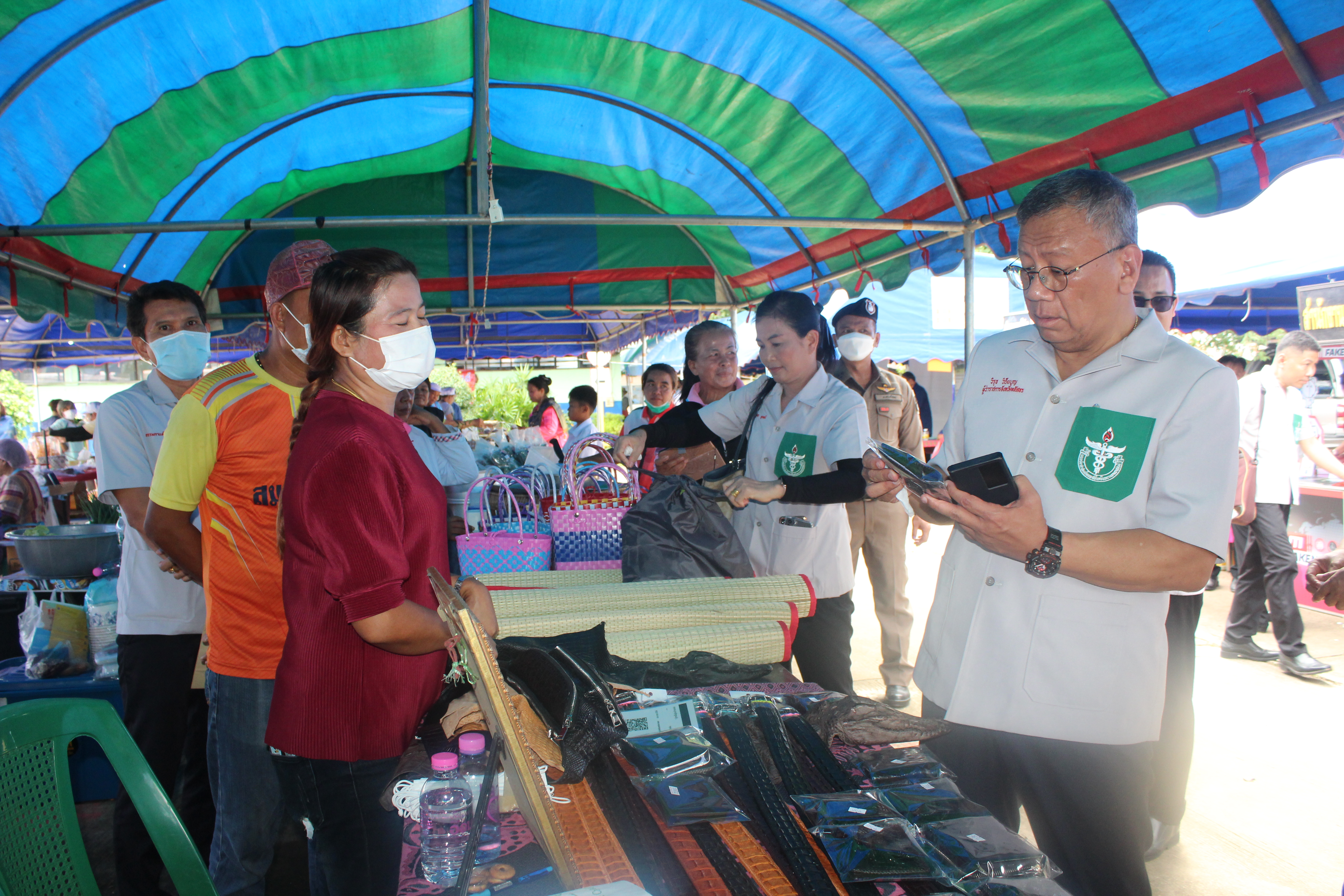 ?พช.ยโสธร ร่วมกิจกรรมหน่วยแพทย์อาสา สมเด็จพระศรีนครินทราบรมราชชนนี (พอ.สว.) เนื่องในโอกาสวันคล้ายวันประสูติสมเด็จพระเจ้าน้องนางเธอ เจ้าฟ้าจุฬาภรณวลัยลักษณ์ อัครราชกุมารี กรมพระศรีสวางควัฒน วรขัตติยราชนารีและโครงการจังหวัดเคลื่อนที่ “เพิ่มรอยยิ้ม เติมความสุข ให้คนยโสธร”