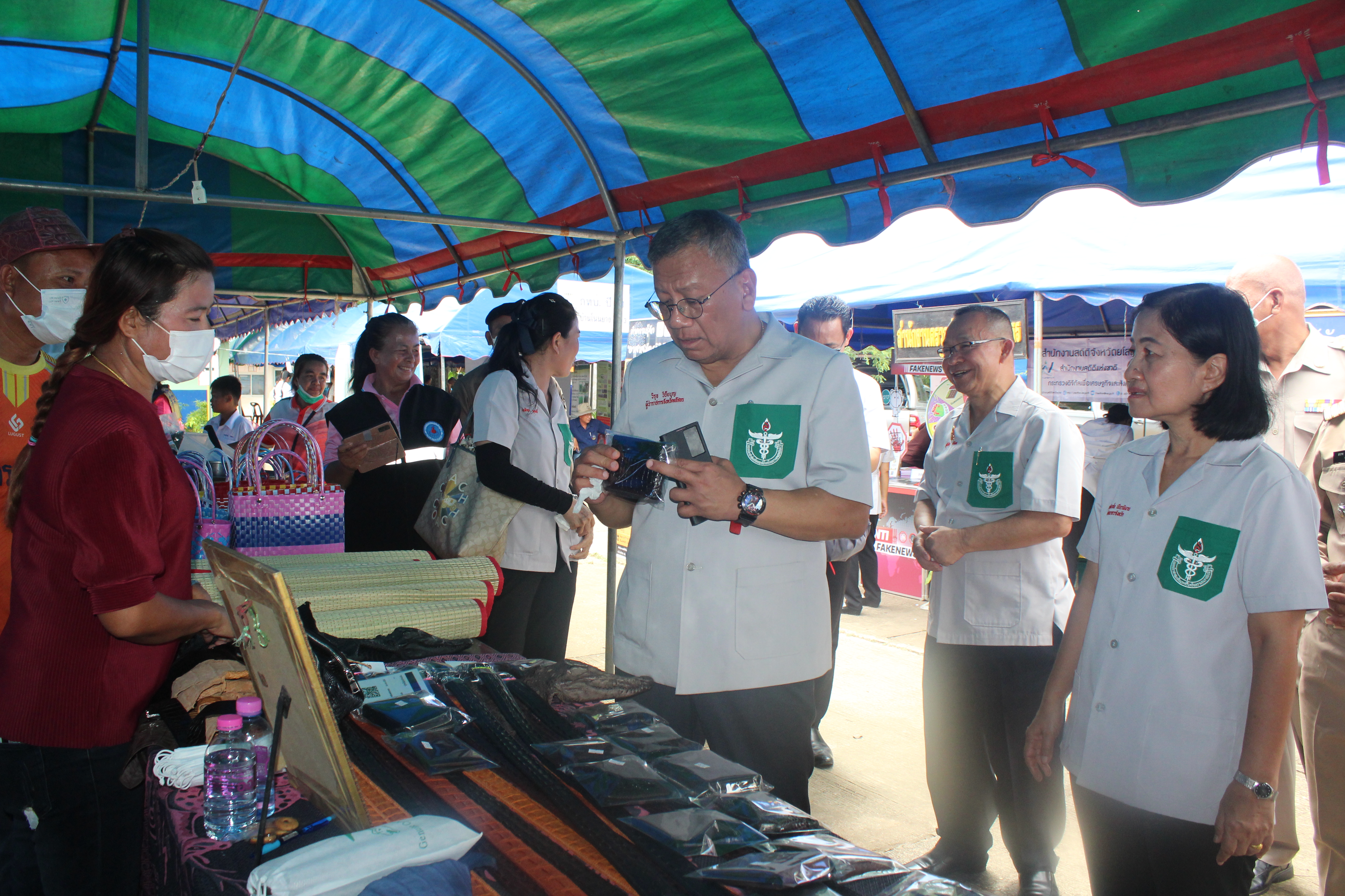 ?พช.ยโสธร ร่วมกิจกรรมหน่วยแพทย์อาสา สมเด็จพระศรีนครินทราบรมราชชนนี (พอ.สว.) เนื่องในโอกาสวันคล้ายวันประสูติสมเด็จพระเจ้าน้องนางเธอ เจ้าฟ้าจุฬาภรณวลัยลักษณ์ อัครราชกุมารี กรมพระศรีสวางควัฒน วรขัตติยราชนารีและโครงการจังหวัดเคลื่อนที่ “เพิ่มรอยยิ้ม เติมความสุข ให้คนยโสธร”