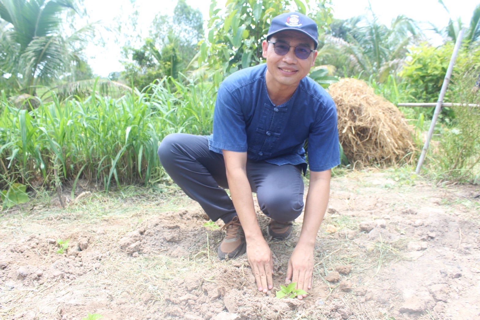 พช. ยโสธร จัดกิจกรรมเอามื้อสามัคคี “โคก หนอง นา” และรณรงค์สร้าง การตระหนักรู้ ฟื้นฟู อนุรักษ์ทรัพยากรดินเนื่องในโอกาสวันดินโลก (5 ธันวาคมของทุกปี) ณ ศูนย์เรียนรู้ทฤษฎีใหม่ รูปแบบ “โคก หนอง นา”  อำเภอเมืองยโสธร จังหวัดยโสธร