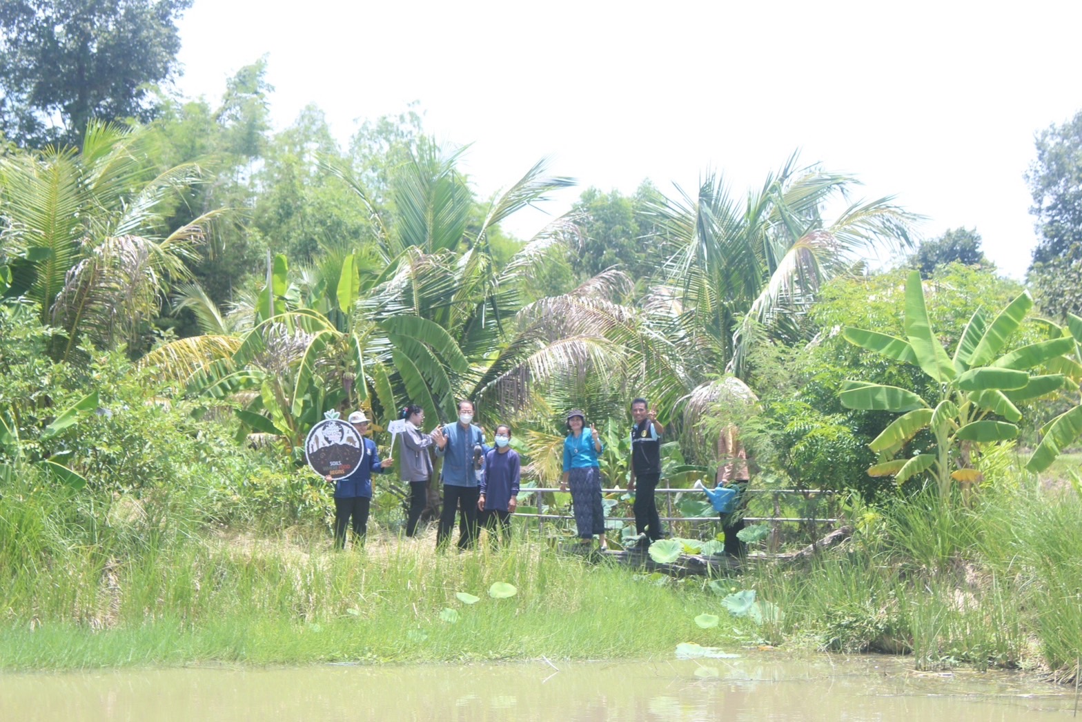 พช. ยโสธร จัดกิจกรรมเอามื้อสามัคคี “โคก หนอง นา” และรณรงค์สร้าง การตระหนักรู้ ฟื้นฟู อนุรักษ์ทรัพยากรดินเนื่องในโอกาสวันดินโลก (5 ธันวาคมของทุกปี) ณ ศูนย์เรียนรู้ทฤษฎีใหม่ รูปแบบ “โคก หนอง นา”  อำเภอเมืองยโสธร จังหวัดยโสธร