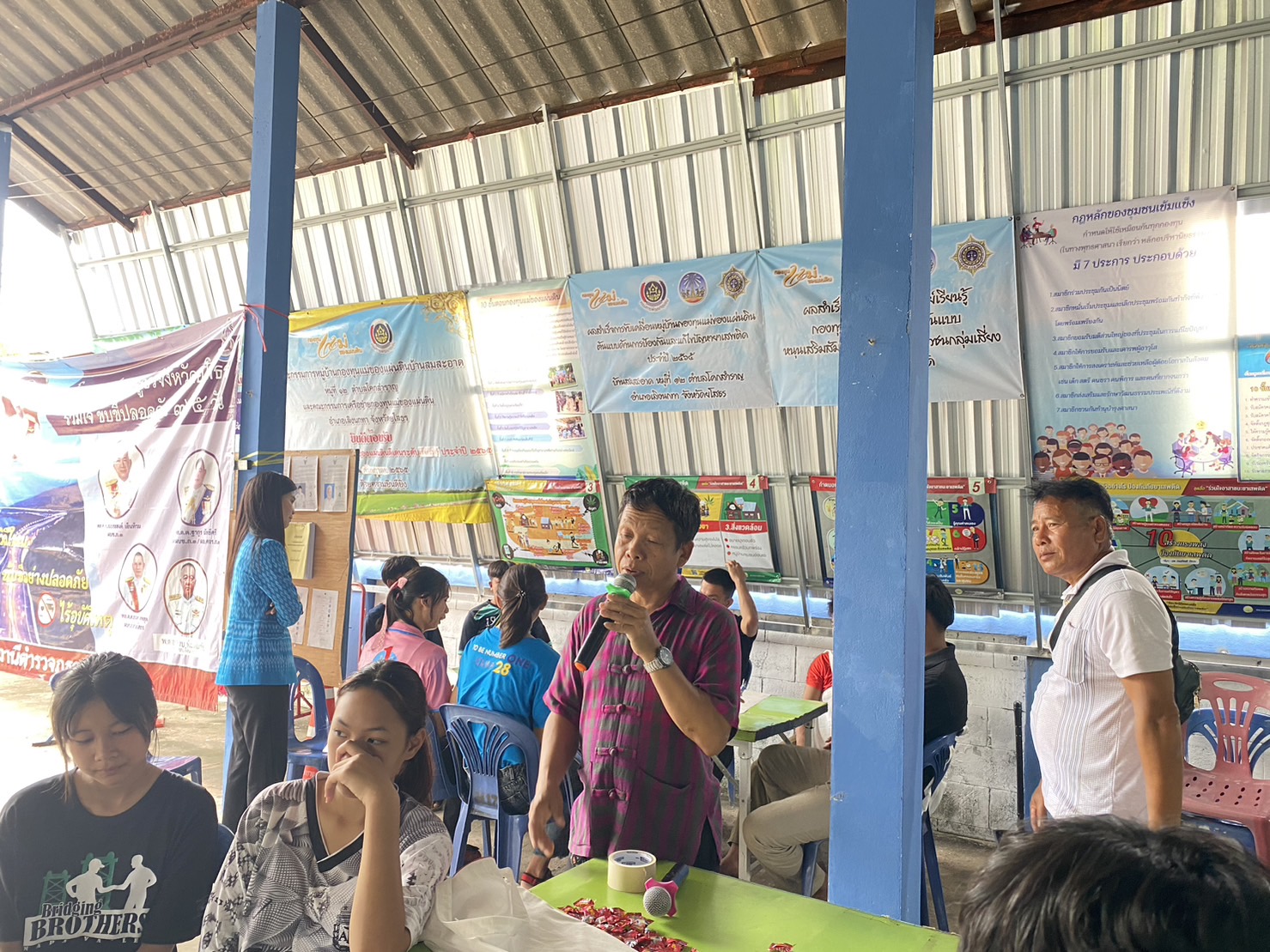 พช.ยโสธร ดำเนินการจัดกิจกรรมฝึกอบรมเครือข่ายกองทุนแม่ของแผ่นดินระดับจังหวัด หนุนเสริมสัมมาชีพชุมชนแก่เยาวชนกลุ่มเสี่ยงหรือผู้ผ่านการบำบัด            ณ หมู่บ้านกองทุนแม่ของแผ่นดินบ้านสมสะอาด หมู่ 12 ตำบลโคกสำราญ อำเภอเลิงนกทา จังหวัดยโสธร