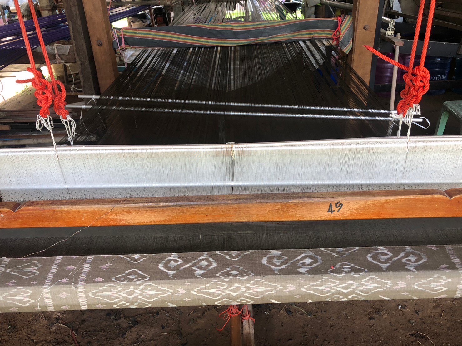 พช.ยโสธร ลงพื้นที่ติดตามการขยายผลการทอผ้าในการเตรียมความพร้อมการประกวด ลายผ้าพระราชทาน ในพื้นที่ อำเภอมหาชนะชัย จังหวัดยโสธร