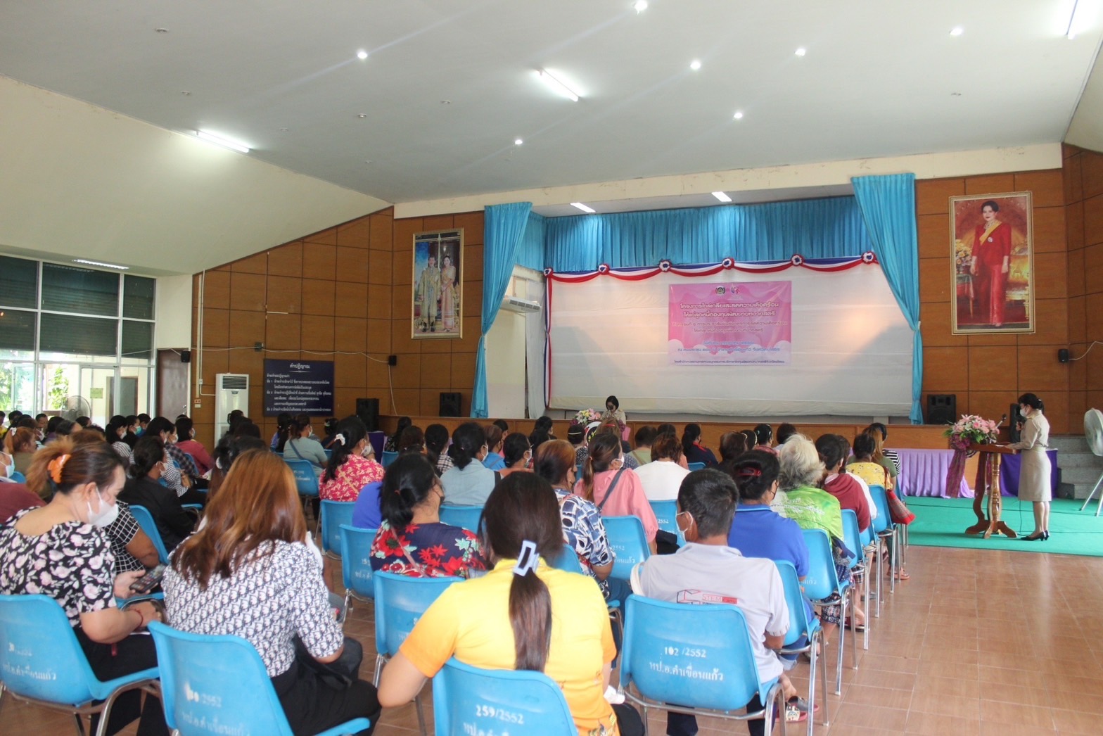 พช.ยโสธร ดำเนินการโครงการไกล่เกลี่ยและลดความเดือดร้อนให้แก่ลูกหนี้สมาชิกกองทุนพัมนาบทบาทสตรี อำเภอคำเขื่อนแก้ว จังหวัดยโสธร