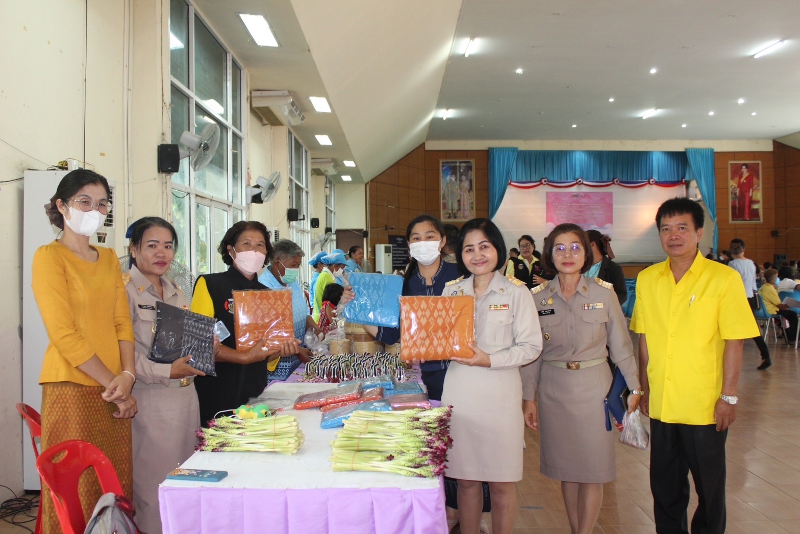 พช.ยโสธร ดำเนินการโครงการไกล่เกลี่ยและลดความเดือดร้อนให้แก่ลูกหนี้สมาชิกกองทุนพัมนาบทบาทสตรี อำเภอคำเขื่อนแก้ว จังหวัดยโสธร