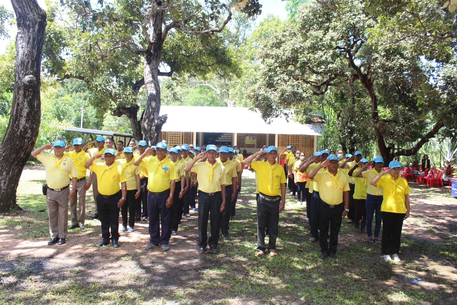 พช.ยโสธร จัดกิจกรรมเฉลิมพระเกียรติ โดยศูนย์ผู้นำจิตอาสาพัฒนาชุมชน “จิตอาสาพัฒนาชุมชน เอามื้อสามัคคี ทำความดีถวายในหลวง” ณ ศูนย์ผู้นำจิตอาสาพัฒนาชุมชนจังหวัดยโสธร หมู่ที่ 3 ตำบลบึงแก อำเภอมหาชนะชัย จังหวัดยโสธร