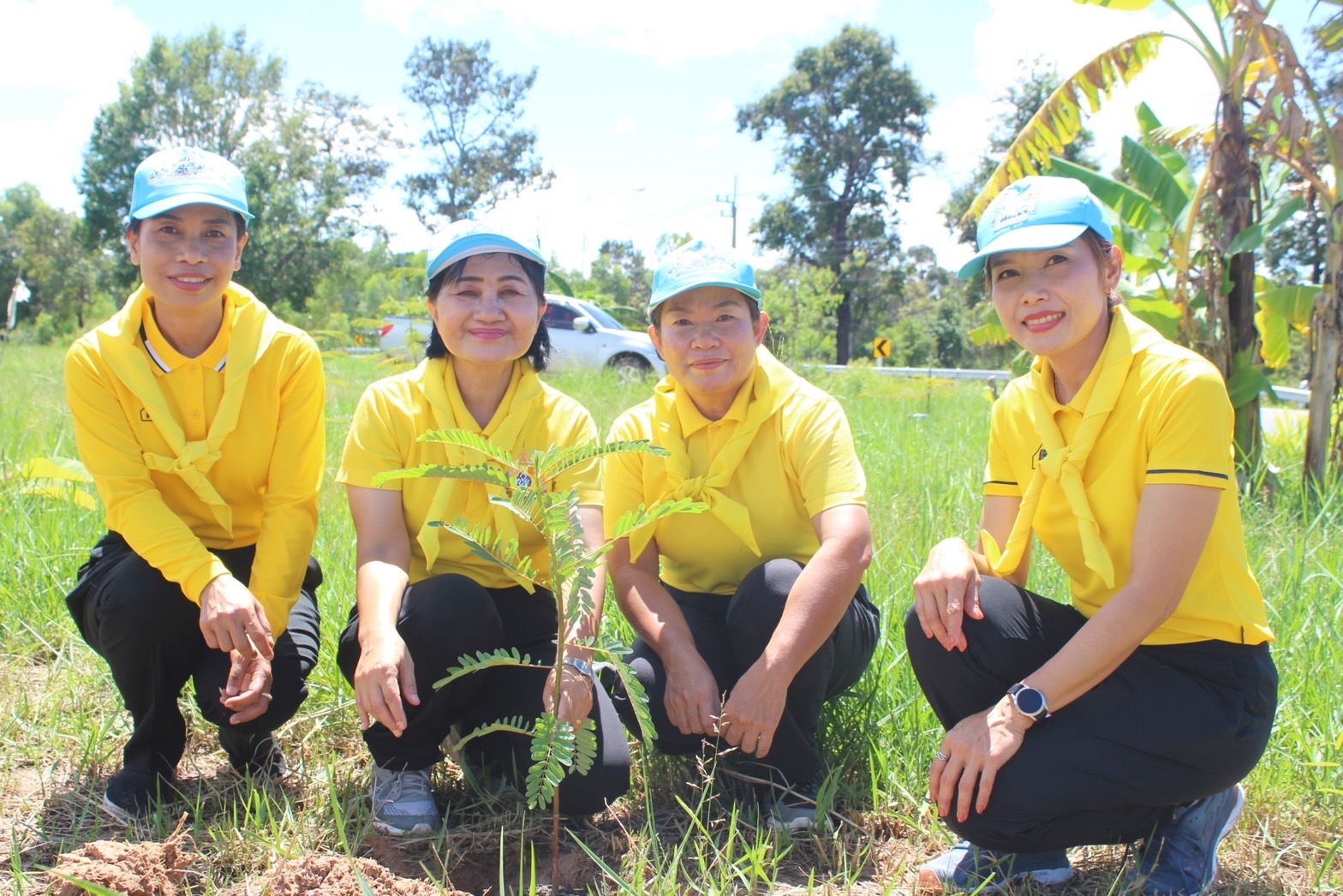 พช.ยโสธร จัดกิจกรรมเฉลิมพระเกียรติ โดยศูนย์ผู้นำจิตอาสาพัฒนาชุมชน “จิตอาสาพัฒนาชุมชน เอามื้อสามัคคี ทำความดีถวายในหลวง” ณ ศูนย์ผู้นำจิตอาสาพัฒนาชุมชนจังหวัดยโสธร หมู่ที่ 3 ตำบลบึงแก อำเภอมหาชนะชัย จังหวัดยโสธร