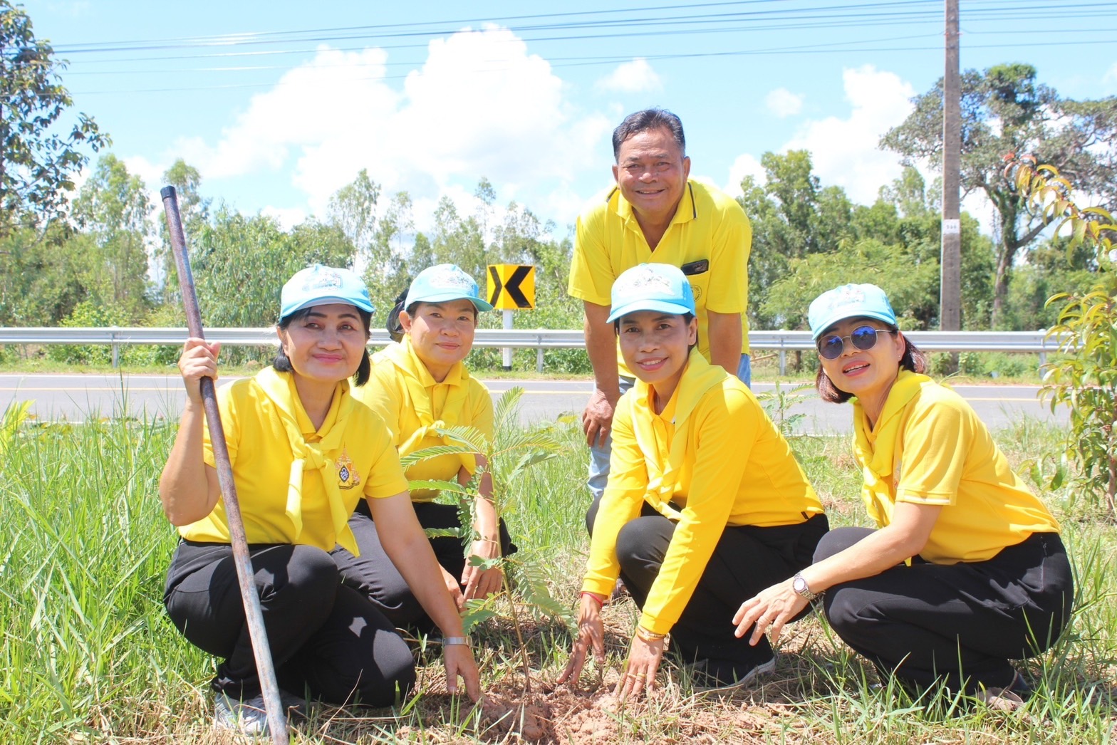 พช.ยโสธร จัดกิจกรรมเฉลิมพระเกียรติ โดยศูนย์ผู้นำจิตอาสาพัฒนาชุมชน “จิตอาสาพัฒนาชุมชน เอามื้อสามัคคี ทำความดีถวายในหลวง” ณ ศูนย์ผู้นำจิตอาสาพัฒนาชุมชนจังหวัดยโสธร หมู่ที่ 3 ตำบลบึงแก อำเภอมหาชนะชัย จังหวัดยโสธร