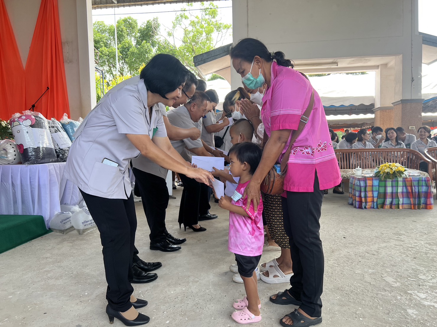 ?พช.ยโสธร ร่วมกิจกรรมหน่วยแพทย์อาสา สมเด็จพระศรีนครินทราบรมราชชนนี (พอ.สว.) กิจกรรมถวายเป็นพระราชกุศลเนื่องในวันคล้าย วันเสด็จสวรรคสมเด็จพระศรีนครินทราบรมราชชนนี วันที่ 18 กรกฎาคม 2566 และโครงการจังหวัดเคลื่อนที่ “เพิ่มรอยยิ้ม เติมความสุข ให้คนยโสธร”