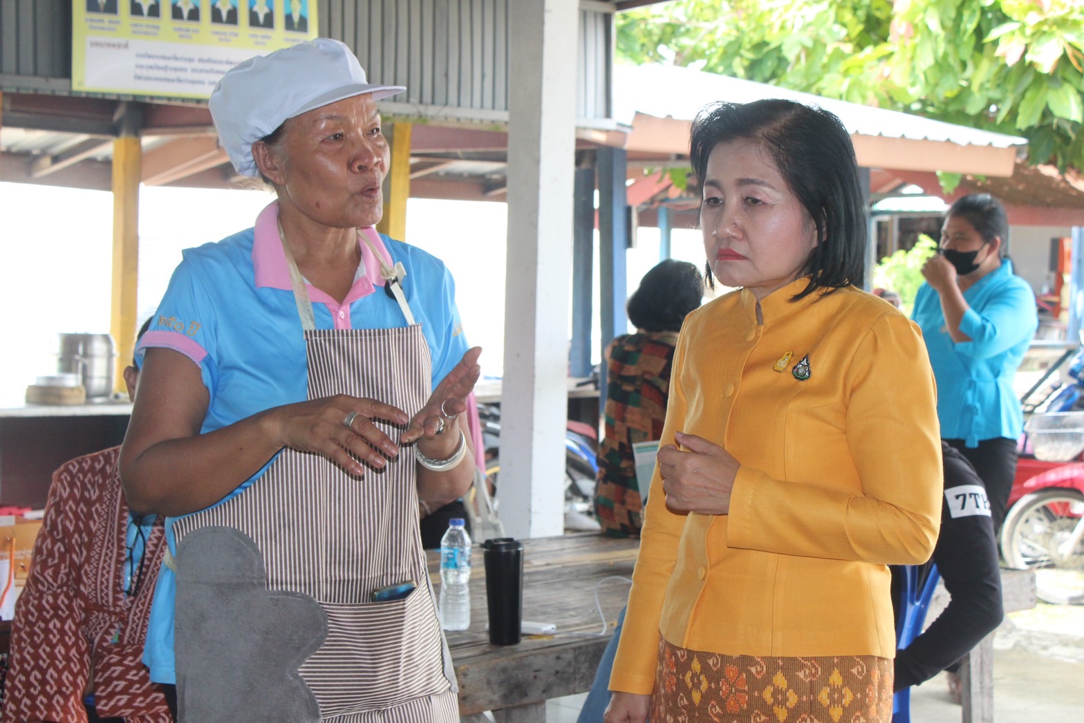 พช.ยโสธร ร่วมติดตามสนับสนุนกิจกรรมอบรมถ่ายทอดเทคโนโลยี ภายใต้โปรแกรมการยกระดับคุณภาพชีวิตด้วยวิทยาศาสตร์ เทคโนโลยีและนวัตกรรมยกระดับผลิตภัณฑ์สิ่งทอ ณ ศาลาบ้านสันติสุข หมู่ 7 ตำบลค้อวัง อำเภอค้อวัง จังหวัดยโสธร