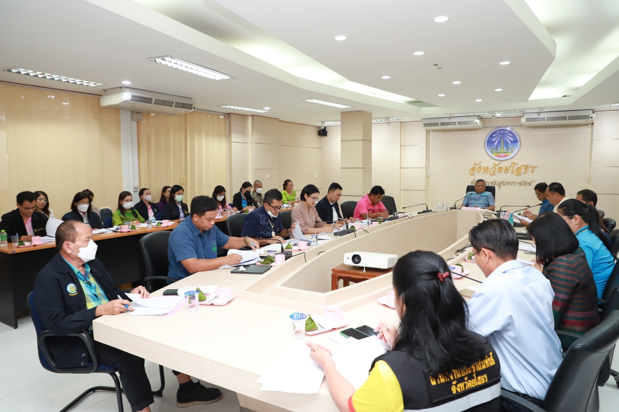 พช.ยโสธร ร่วมประชุมการจัดทำข้อเสนอตัวชี้วัดการประเมินส่วนราชการตามมาตรการปรับปรุงประสิทธิภาพในการปฏิบัติราชการของจังหวัดยโสธร ประจำปีงบประมาณ 2567