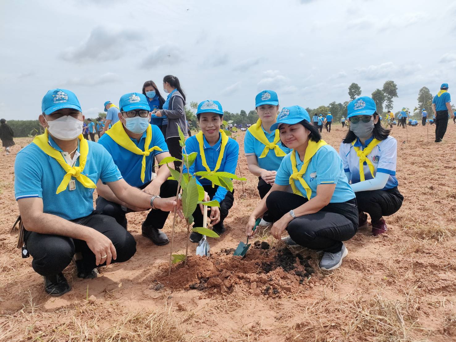 พช.ยโสธร ร่วมกิจกรรมจิตอาสาพัฒนา ปลูกต้นไม้ เนื่องในโอกาสวันเฉลิมพระชนมพรรษา สมเด็จพระนางเจ้าสิริกิติ์ พระบรมราชินีนาถ พระบรมราชชนนีพันปีหลวง 12 สิงหาคม 2566