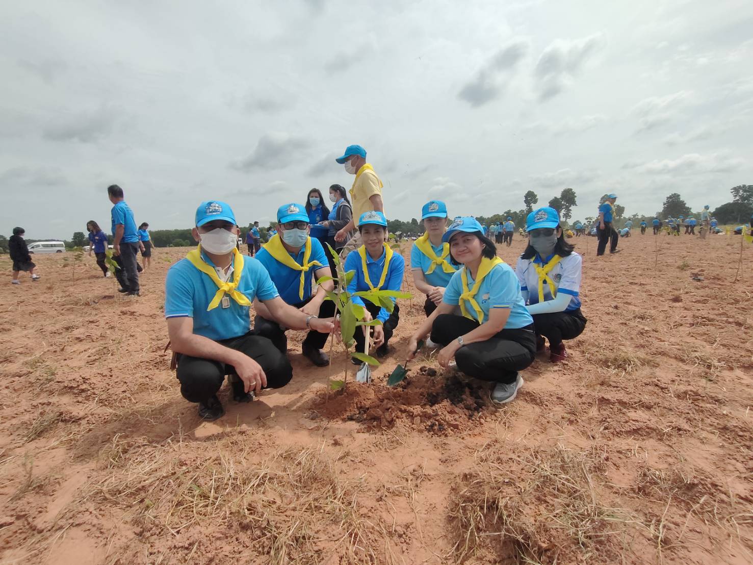 พช.ยโสธร ร่วมกิจกรรมจิตอาสาพัฒนา ปลูกต้นไม้ เนื่องในโอกาสวันเฉลิมพระชนมพรรษา สมเด็จพระนางเจ้าสิริกิติ์ พระบรมราชินีนาถ พระบรมราชชนนีพันปีหลวง 12 สิงหาคม 2566