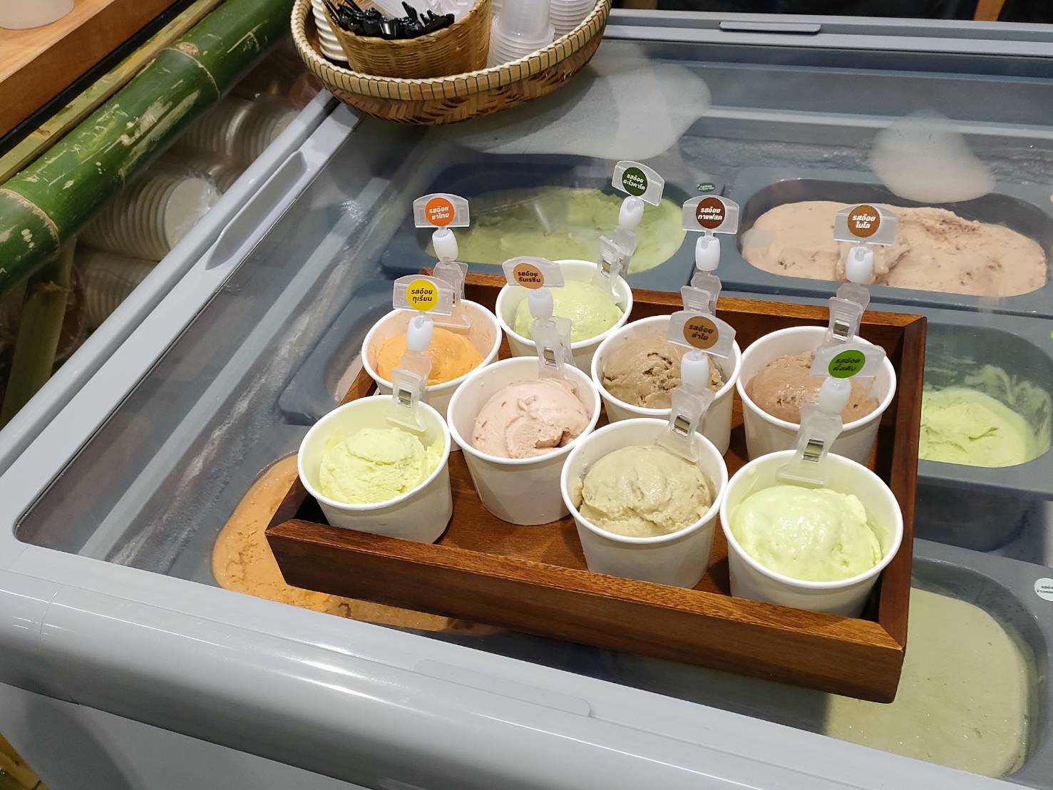 OTOP จังหวัดยโสธร โชว์ของดี ในเวที ประกวดผลงานโครงการ Knowleged Based OTOP : KBO ปี 2566 ในงาน OTOP ศิลปาชีพ ประทีปไทย OTOP ก้าวไกลด้วยพระบารมี