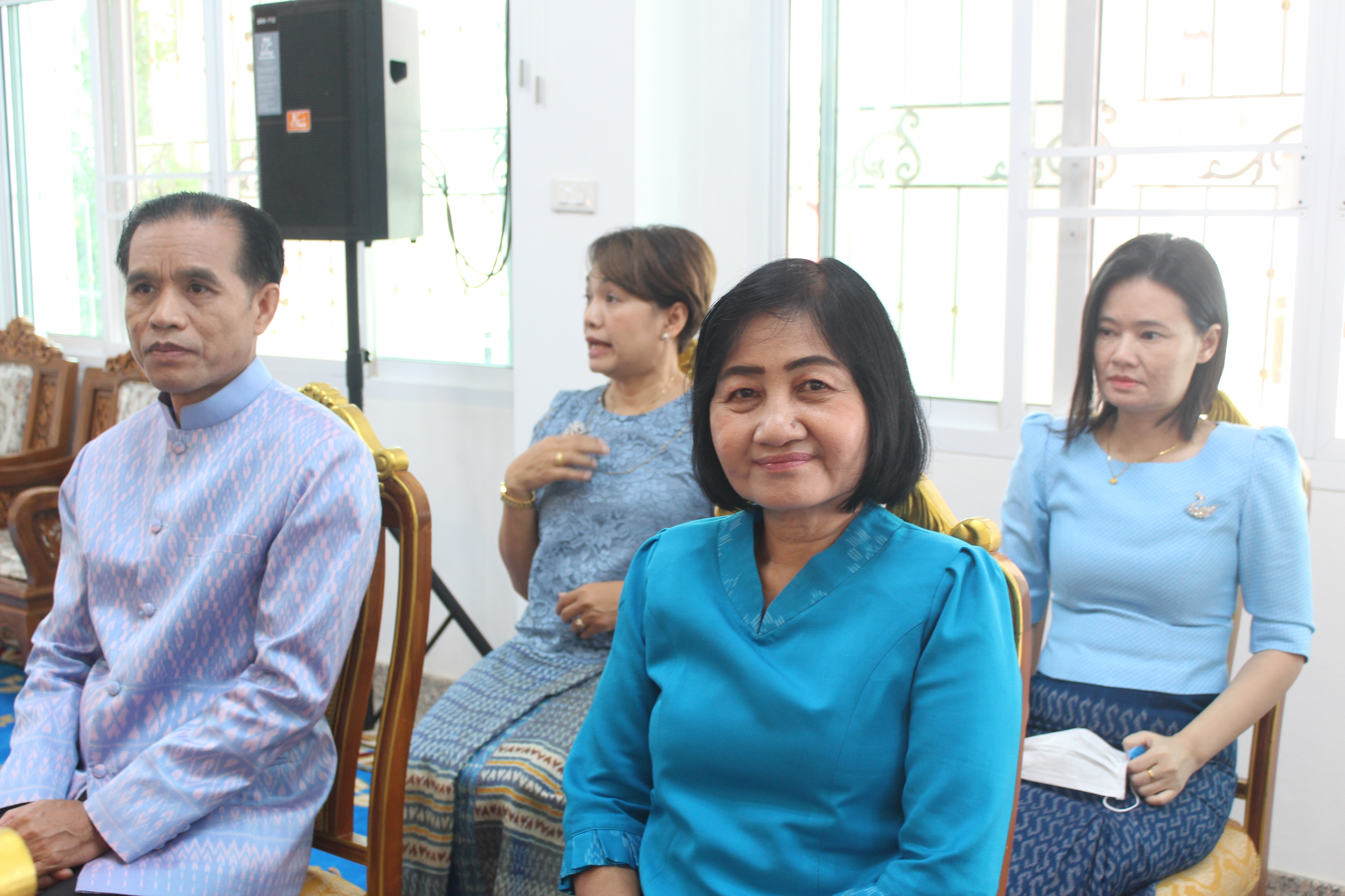 พช.ยโสธร ร่วมพิธีรับมอบเกียรติบัตรกิจกรรม “รณรงค์ส่งเสริมการแต่งกายด้วยผ้าไทย ผ้าพื้นถิ่น ภูษาศิลป์ถิ่นยโสธร”