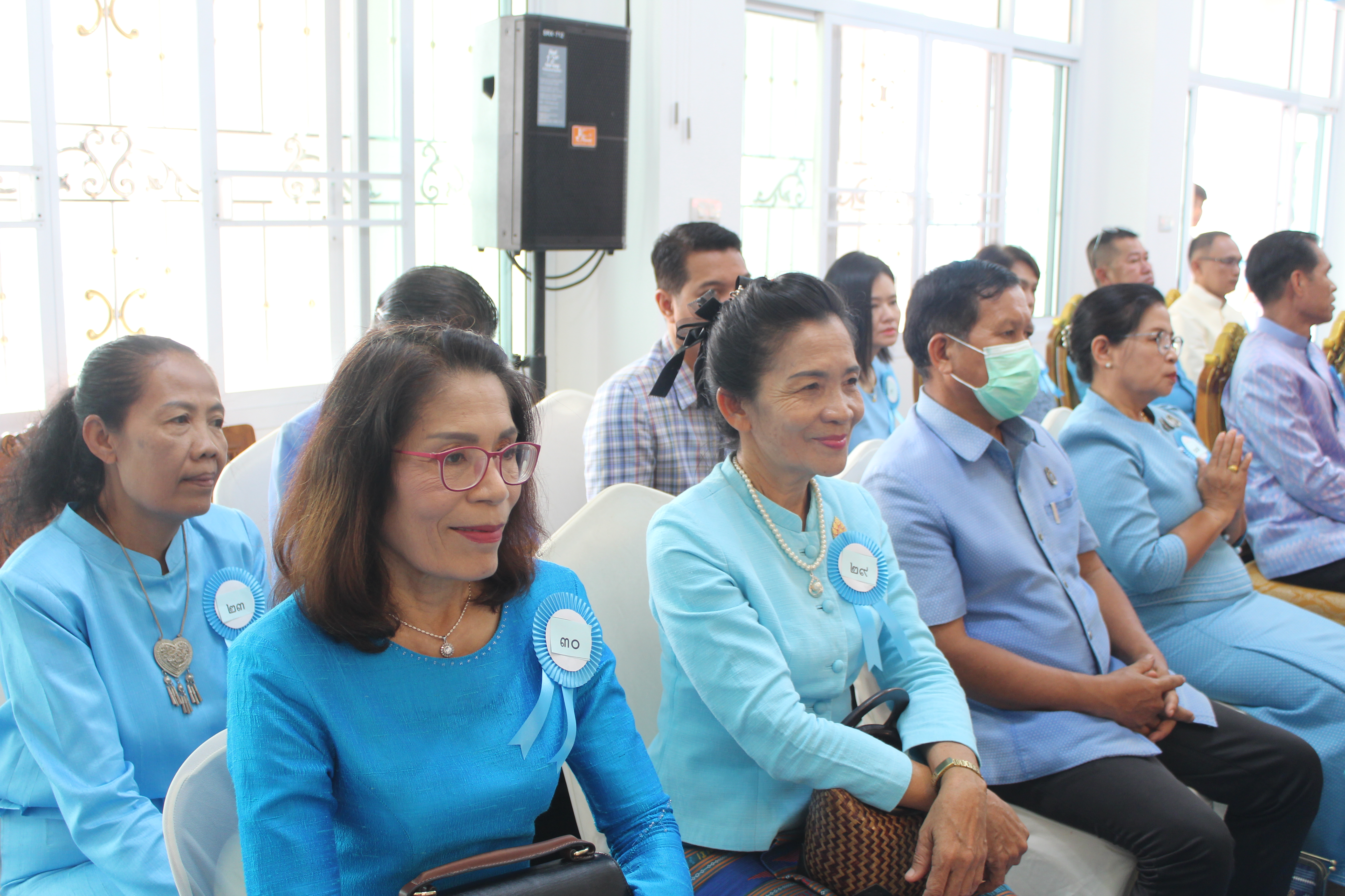 พช.ยโสธร ร่วมพิธีรับมอบเกียรติบัตรกิจกรรม “รณรงค์ส่งเสริมการแต่งกายด้วยผ้าไทย ผ้าพื้นถิ่น ภูษาศิลป์ถิ่นยโสธร”