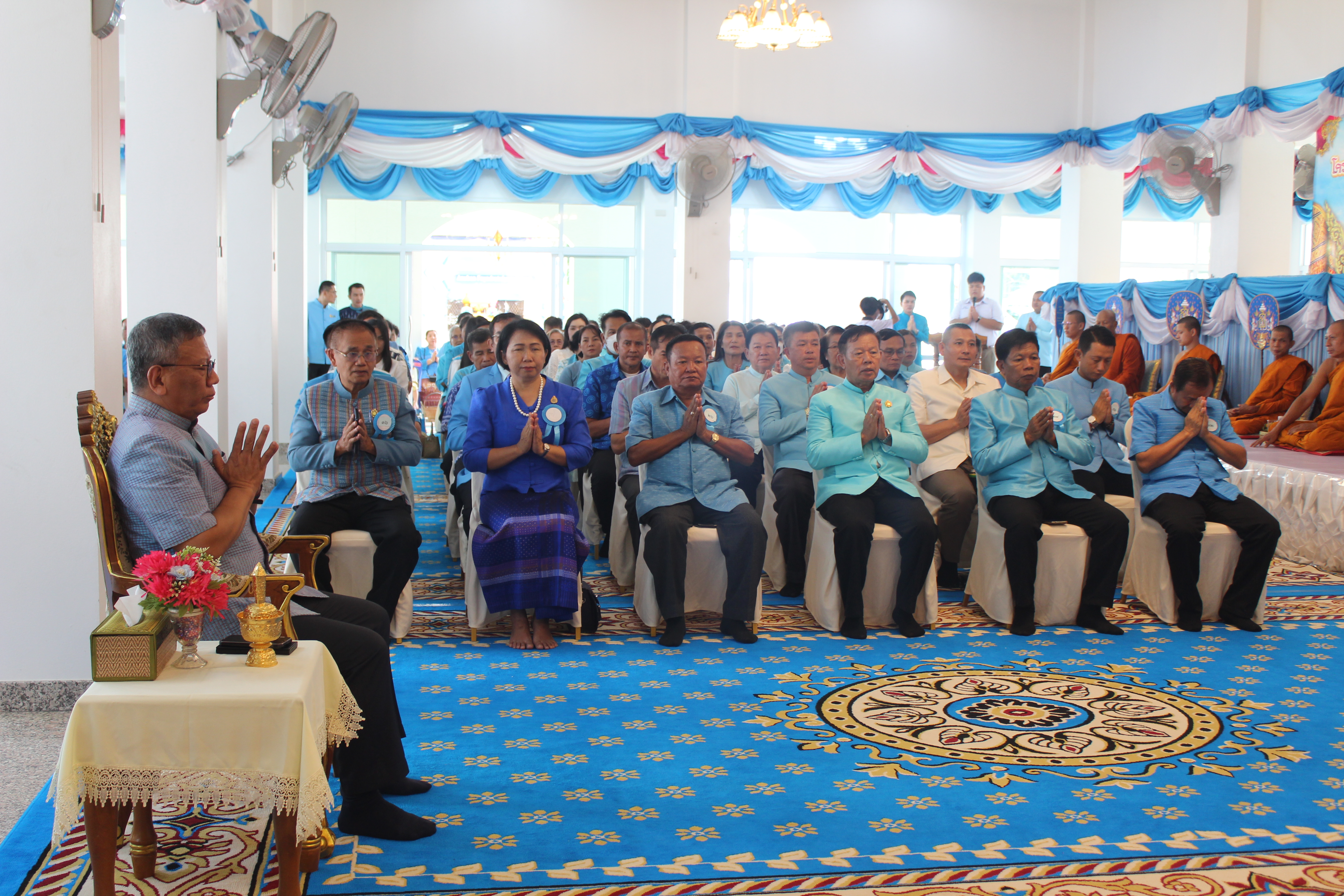 พช.ยโสธร ร่วมพิธีรับมอบเกียรติบัตรกิจกรรม “รณรงค์ส่งเสริมการแต่งกายด้วยผ้าไทย ผ้าพื้นถิ่น ภูษาศิลป์ถิ่นยโสธร”