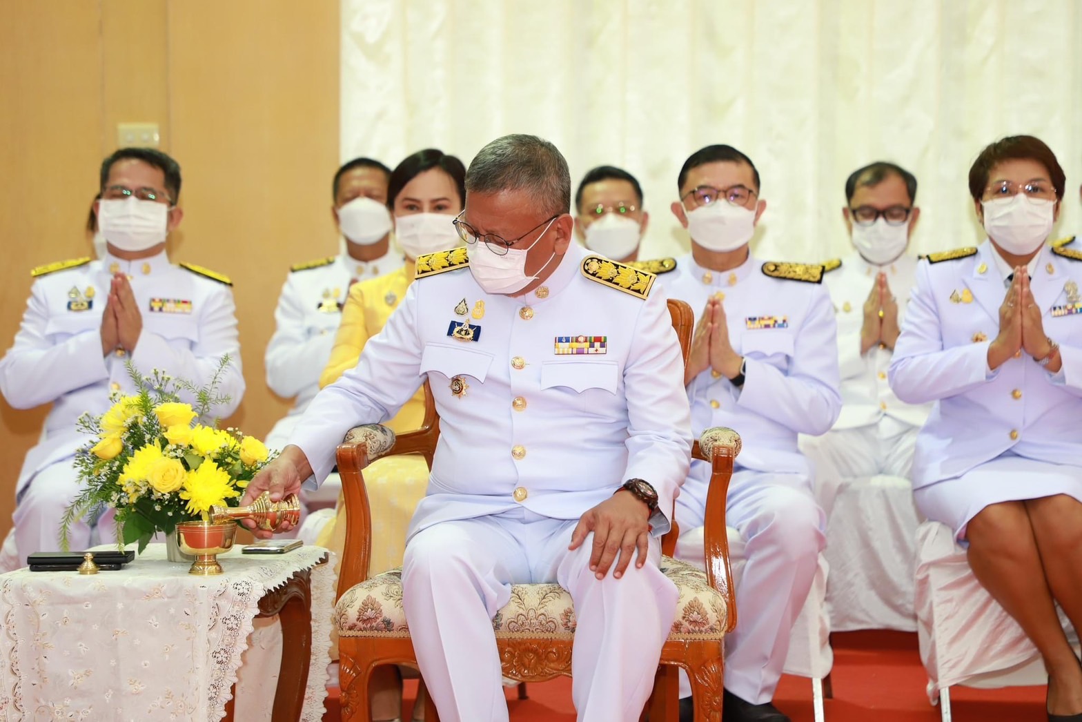 พช.ยโสธร ร่วมพิธีทำบุญตักบาตรพระสงฆ์ 72 รูป ถวายพระราชกุศล พระบาทสมเด็จพระเจ้าอยู่หัว เนื่องในโอกาสวันเฉลิมพระชนมพรรษา 28 กรกฎาคม 2566