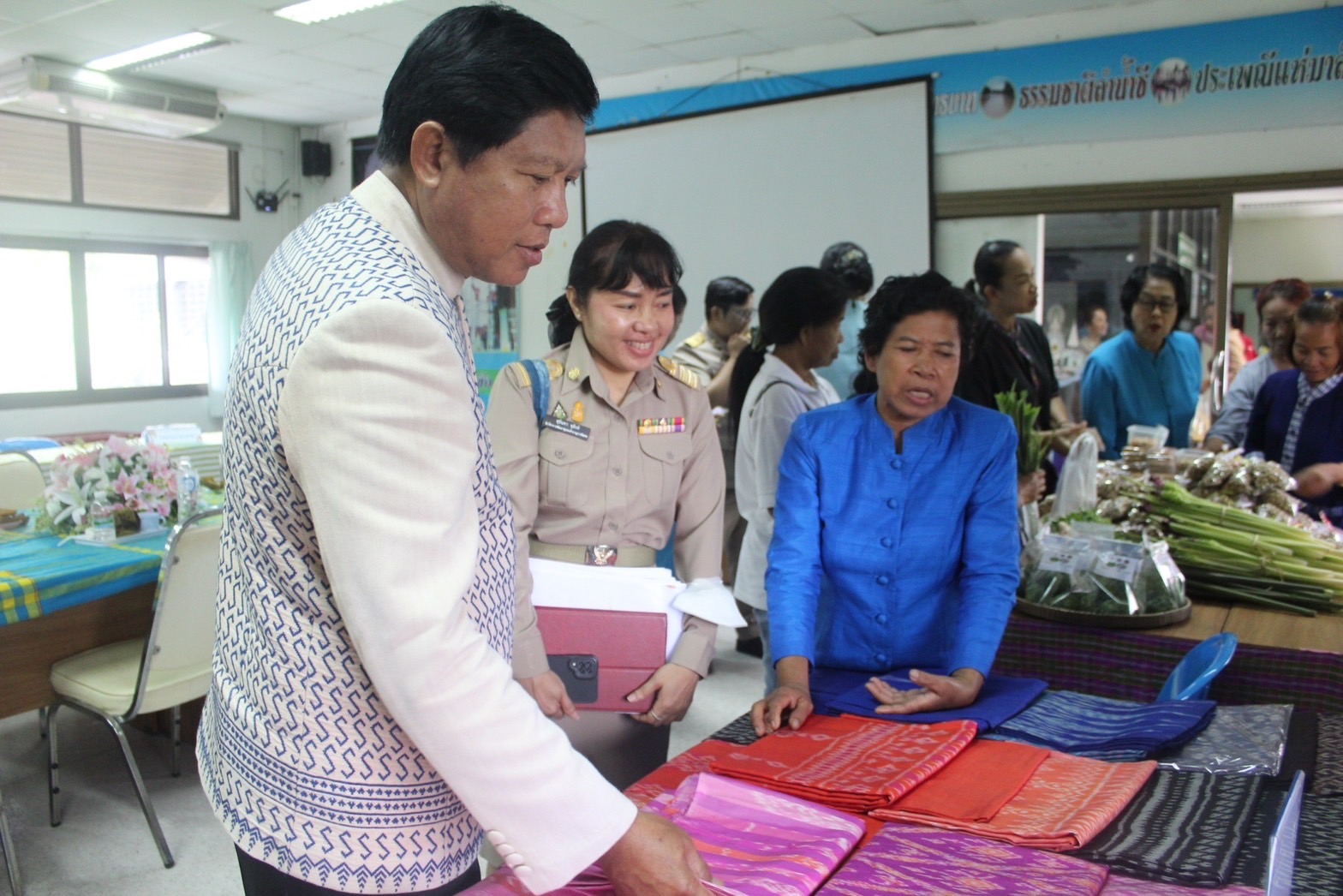 ผู้ตรวจราชการกรมพัฒนาชุมชน คัดเลือกคนกองทุนพัฒนาบทบาทสตรีดีเด่น ระดับเขตตรวจราชการที่ 14 ประจำปี 2566 พื้นที่จังหวัดยโสธร