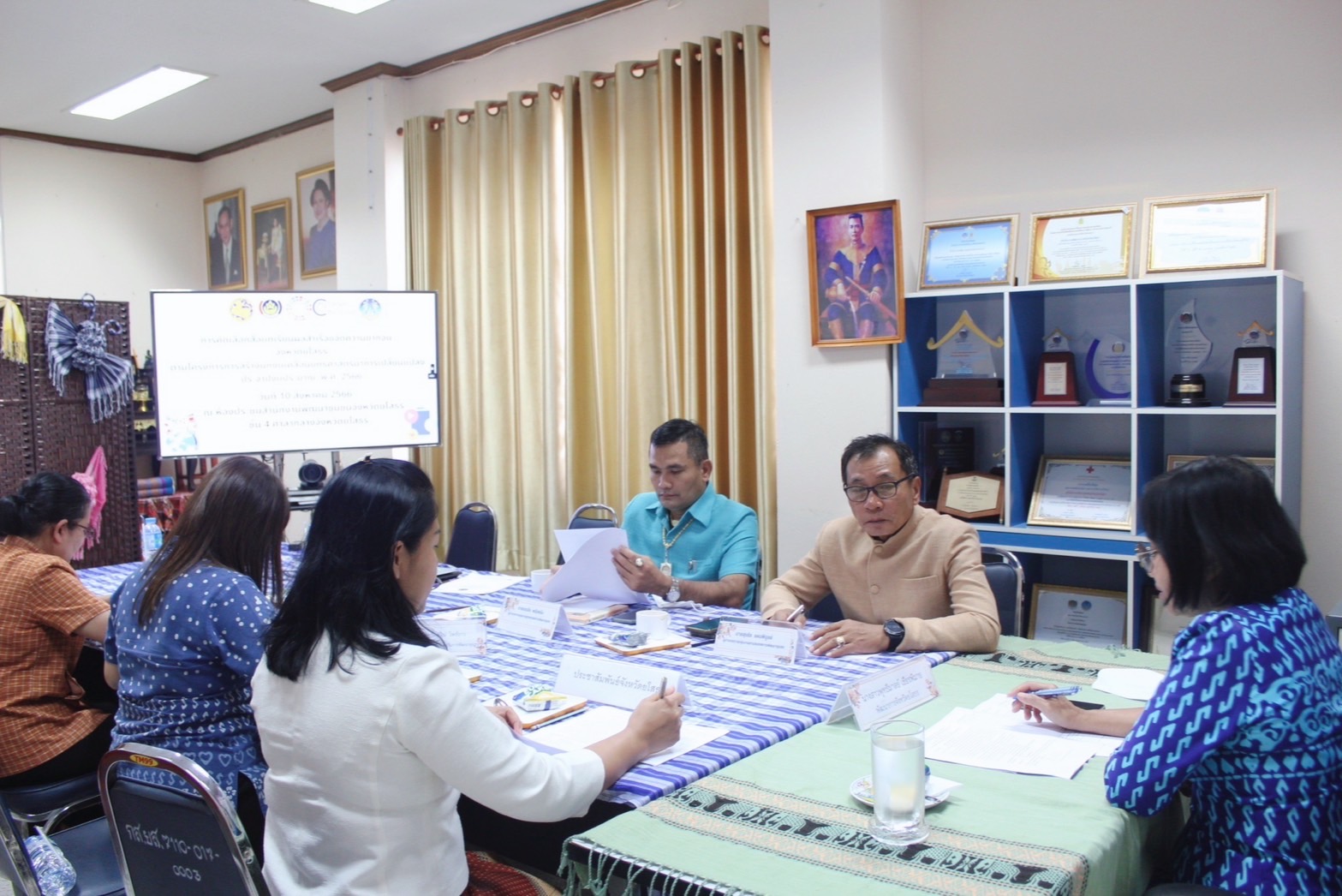 พช. ยโสธร ประชุมคัดเลือกสื่อประชาสัมพันธ์งานพัฒนาชุมชน ประเภทคลิปวีดีโอ Infographic และภาพถ่ายทรงพลัง ผลงานโครงการการสร้างนักขับเคลื่อนยุทธศาสตร์นำการเปลี่ยนแปลง ในระดับจังหวัด จังหวัดยโสธร