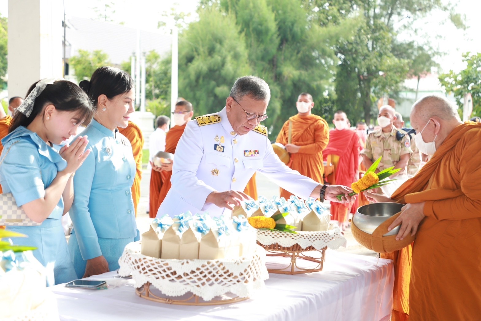 พช.ยโสธร ร่วมพิธีทำบุญตักบาตรพระสงฆ์ 92 รูป ถวายพระราชกุศลแด่สมเด็จพระนางเจ้าสิริกิติ์ พระบรมราชินีนาถ พระบรมราชชนนีพันปีหลวง เนื่องในโอกาสวันมหามงคลเฉลิมพระชนมพรรษา 12 สิงหาคม 2566