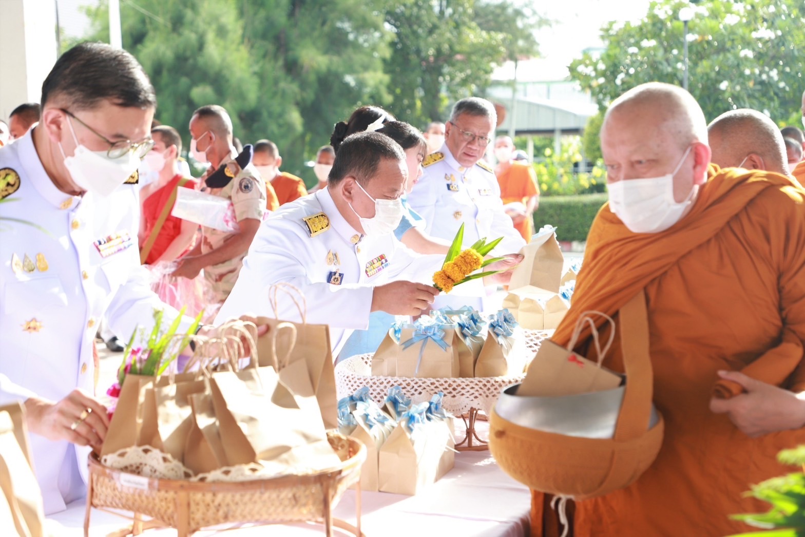 พช.ยโสธร ร่วมพิธีทำบุญตักบาตรพระสงฆ์ 92 รูป ถวายพระราชกุศลแด่สมเด็จพระนางเจ้าสิริกิติ์ พระบรมราชินีนาถ พระบรมราชชนนีพันปีหลวง เนื่องในโอกาสวันมหามงคลเฉลิมพระชนมพรรษา 12 สิงหาคม 2566