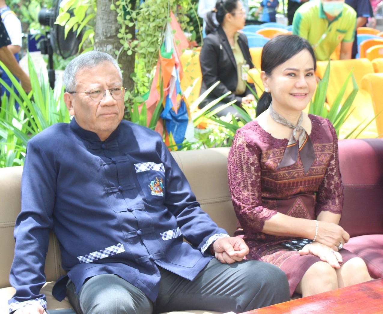 ?พ่อเมืองยโสธร ส่งมอบอาหารและสิ่งของช่วยเหลือ ผู้ได้รับความเดือดร้อน (TPMAP/ThaiQM) ผู้ด้อยโอกาส/กลุ่มเปราะบาง ประจำปี พ.ศ.2566 ภายใต้การขับเคลื่อนการขจัดความยากจนและพัฒนาคนทุกช่วงวัยอย่างยั่งยืนตามหลักปรัชญาของเศรษฐกิจพอเพียง (ศจพ.)