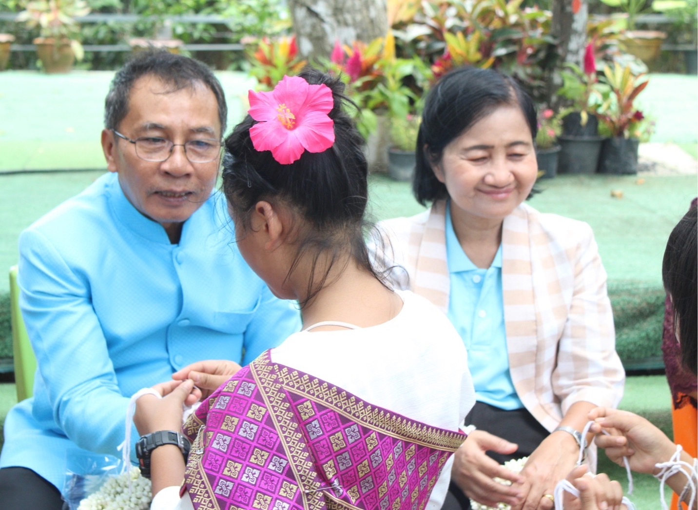 ?พ่อเมืองยโสธร ส่งมอบอาหารและสิ่งของช่วยเหลือ ผู้ได้รับความเดือดร้อน (TPMAP/ThaiQM) ผู้ด้อยโอกาส/กลุ่มเปราะบาง ประจำปี พ.ศ.2566 ภายใต้การขับเคลื่อนการขจัดความยากจนและพัฒนาคนทุกช่วงวัยอย่างยั่งยืนตามหลักปรัชญาของเศรษฐกิจพอเพียง (ศจพ.)