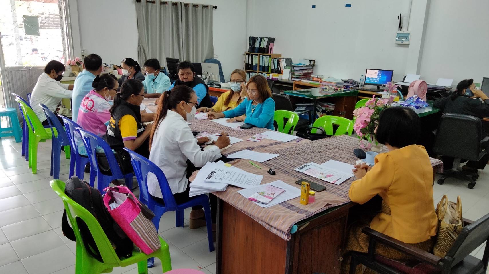 พช.ยโสธร ลงพื้นที่ติดตามการดำเนินงานกองทุนพัฒนาบทบาทสตรี อำเภอเมืองยโสธร จังหวัดยโสธร