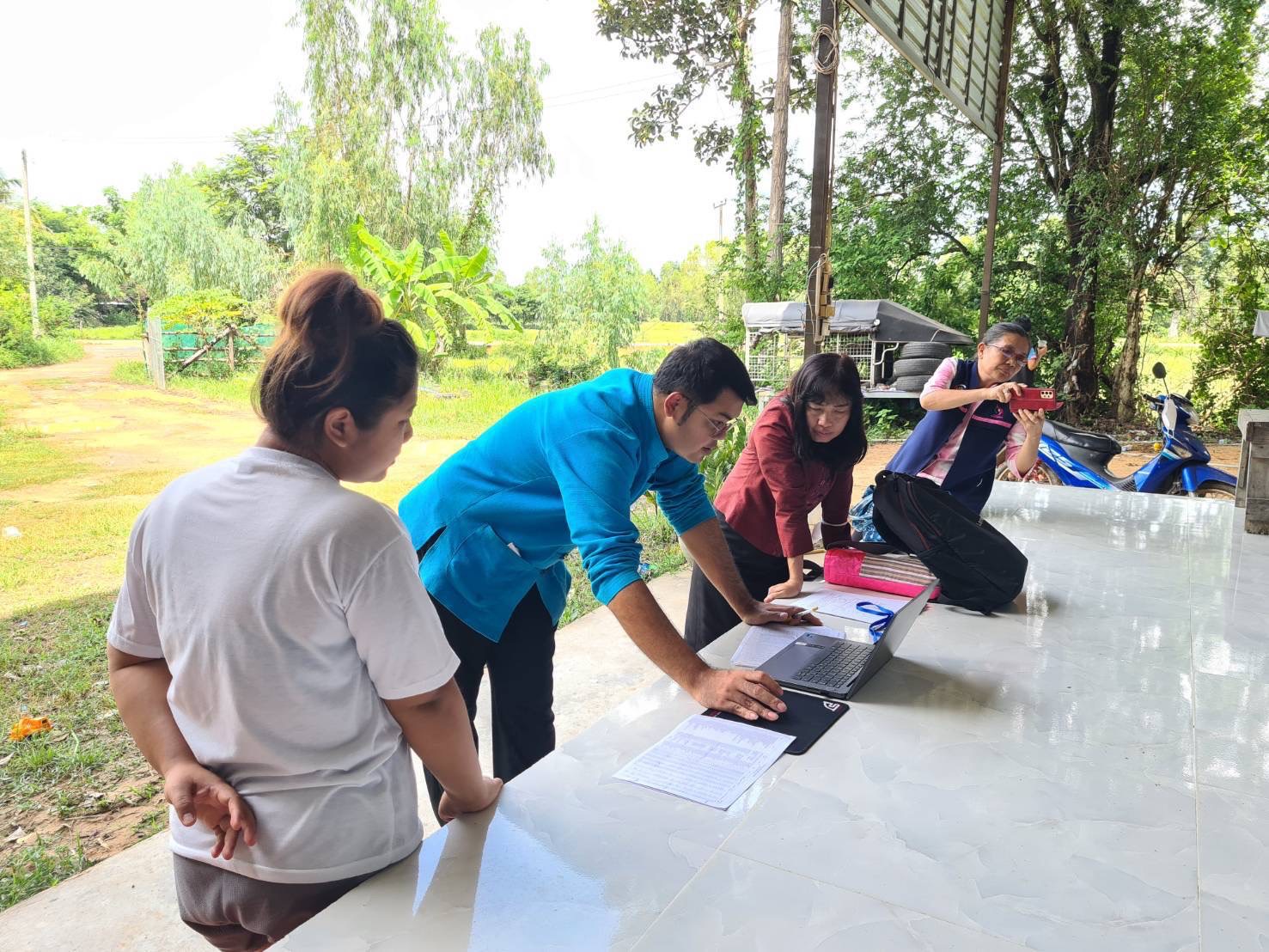 พช.ยโสธร ลงพื้นที่ติดตามการดำเนินงานกองทุนพัฒนาบทบาทสตรี อำเภอเมืองยโสธร จังหวัดยโสธร
